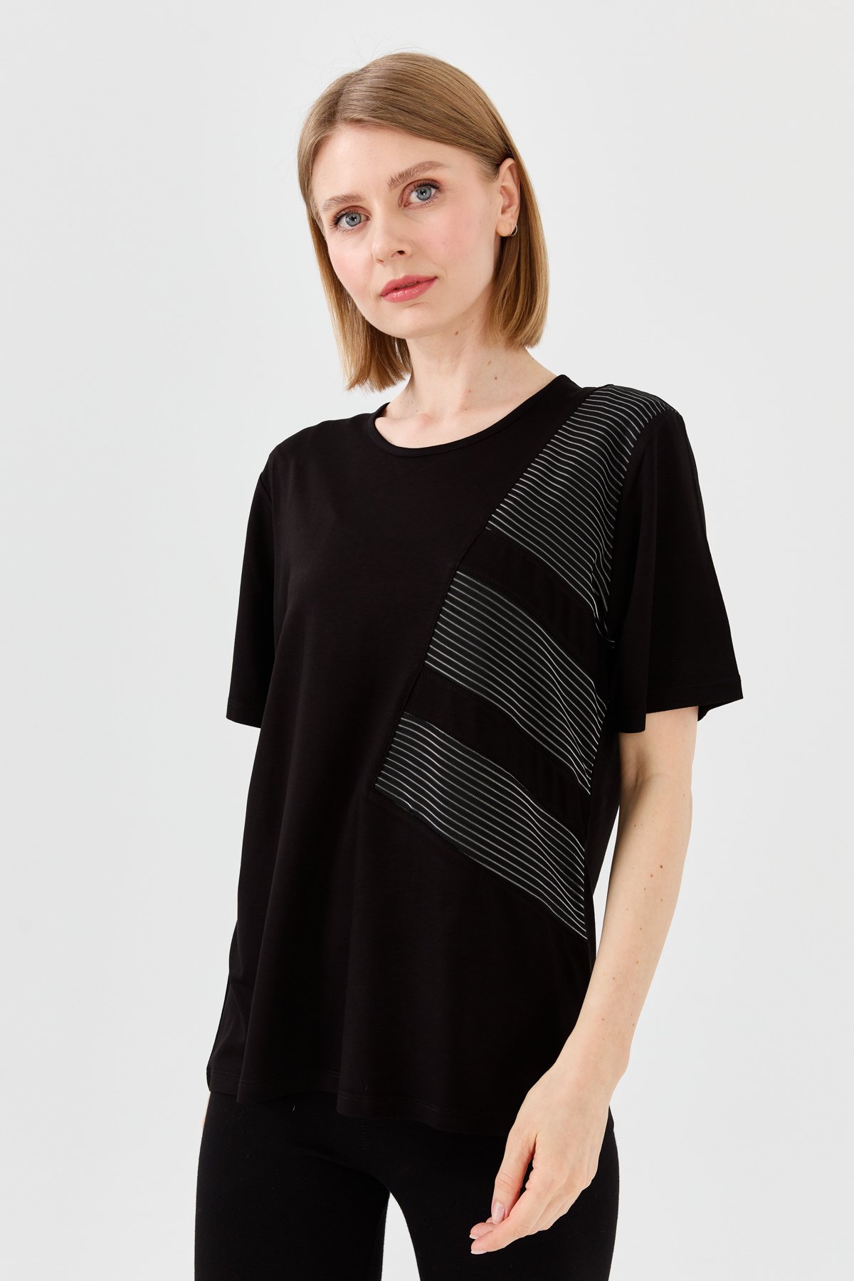 23768Kadın Sıfır Yaka Zincir Kumaşlı Penye T-shirt Siyah