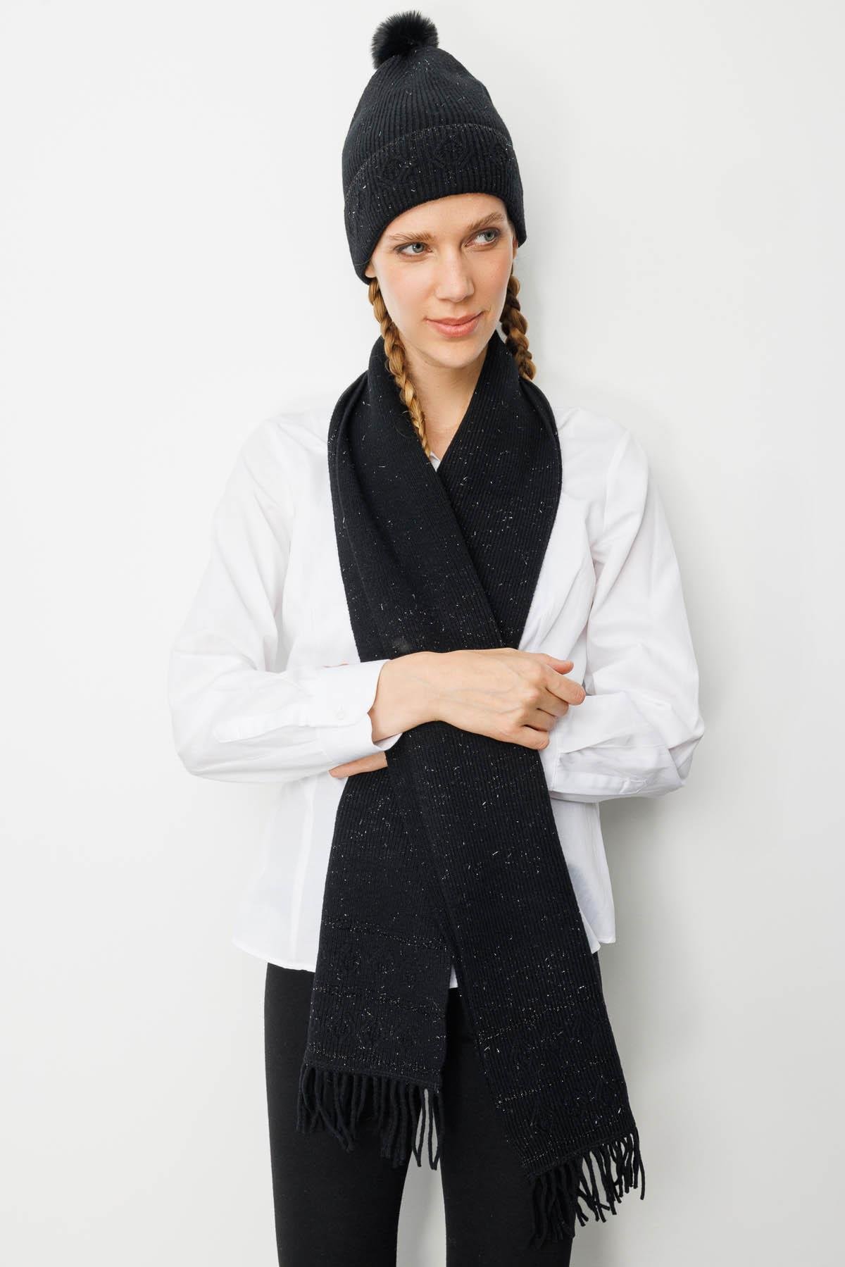 25072Kadın Simli Jakarlı Ponponlu Yün Şapka Siyah