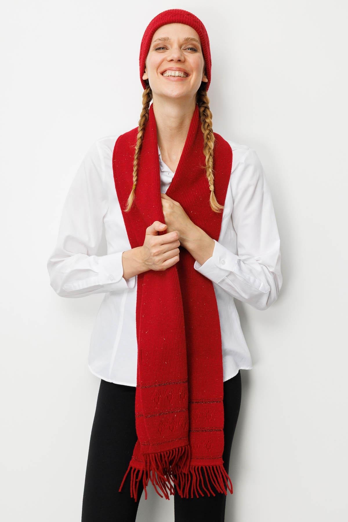 25073Kadın Simli Jakarlı Püsküllü Yün Kaşkol K.Kırmızı