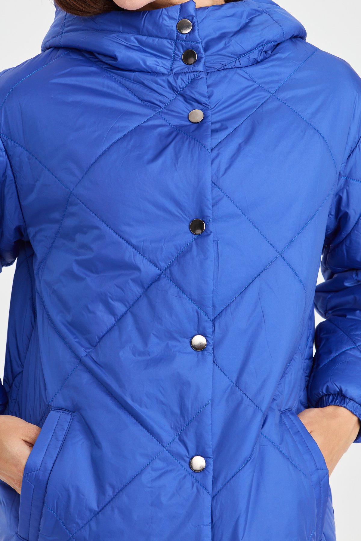 23403Kadın Şişme Kareli Uzun Kaban Saks