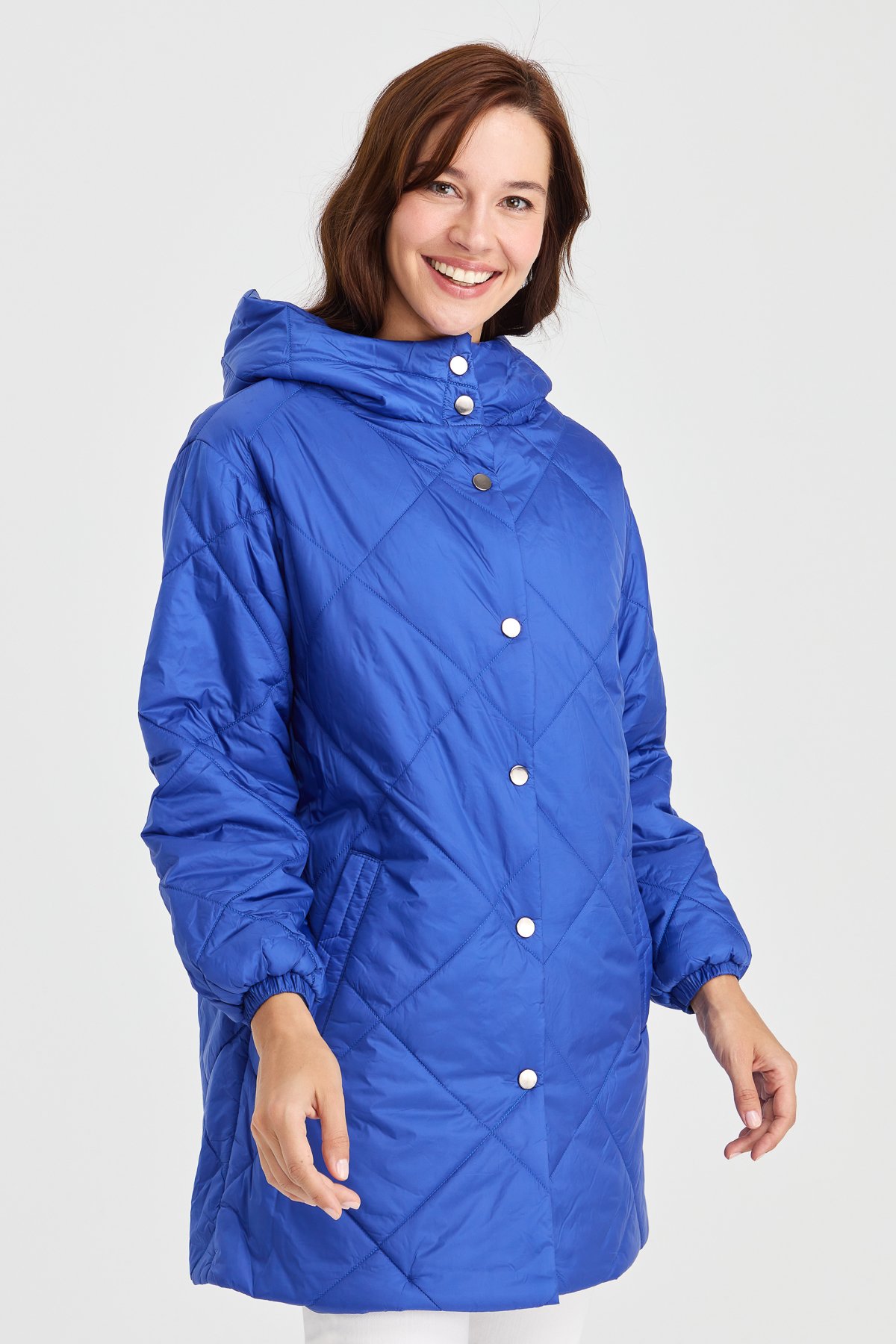 23403Kadın Şişme Kareli Uzun Kaban Saks