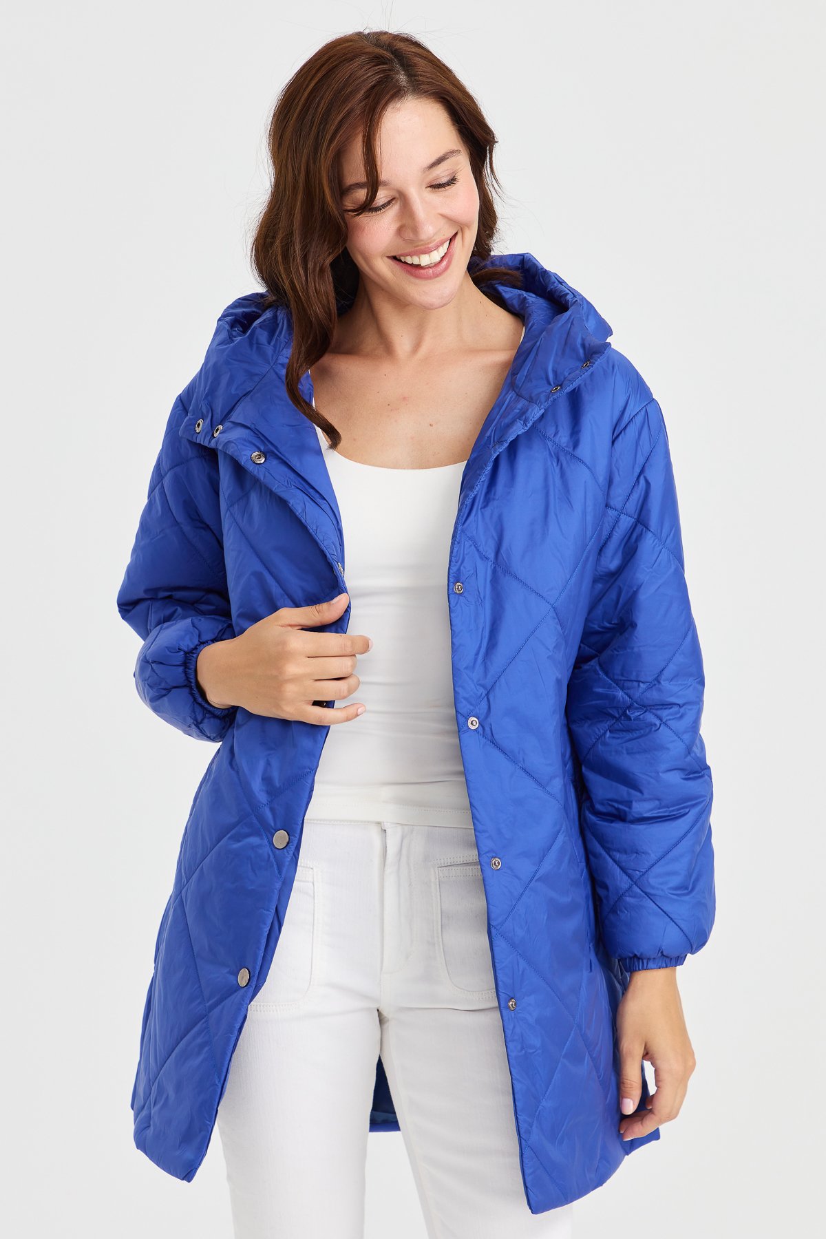 23403Kadın Şişme Kareli Uzun Kaban Saks