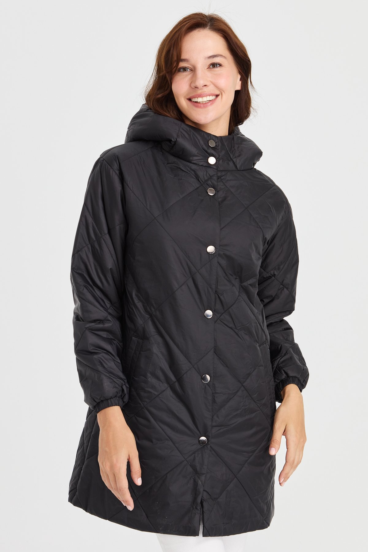 23403Kadın Şişme Kareli Uzun Kaban Siyah