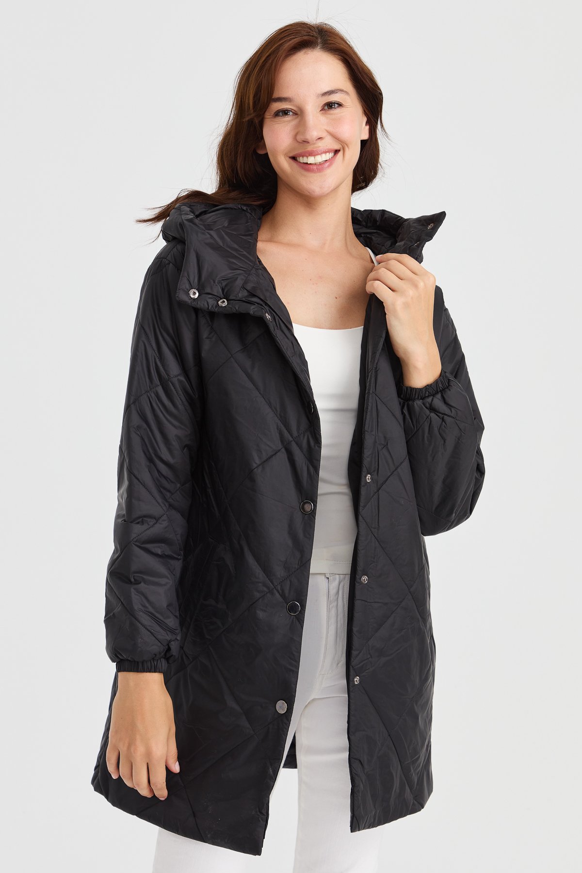 23403Kadın Şişme Kareli Uzun Kaban Siyah