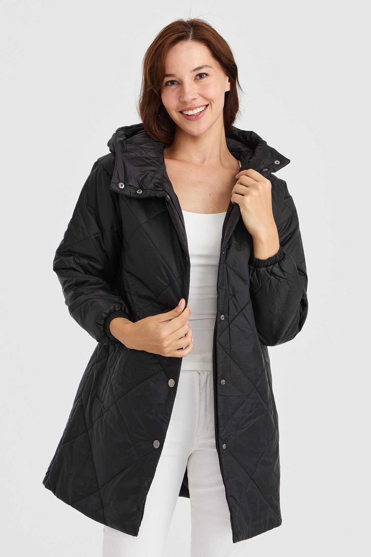 23403Kadın Şişme Kareli Uzun Kaban Siyah