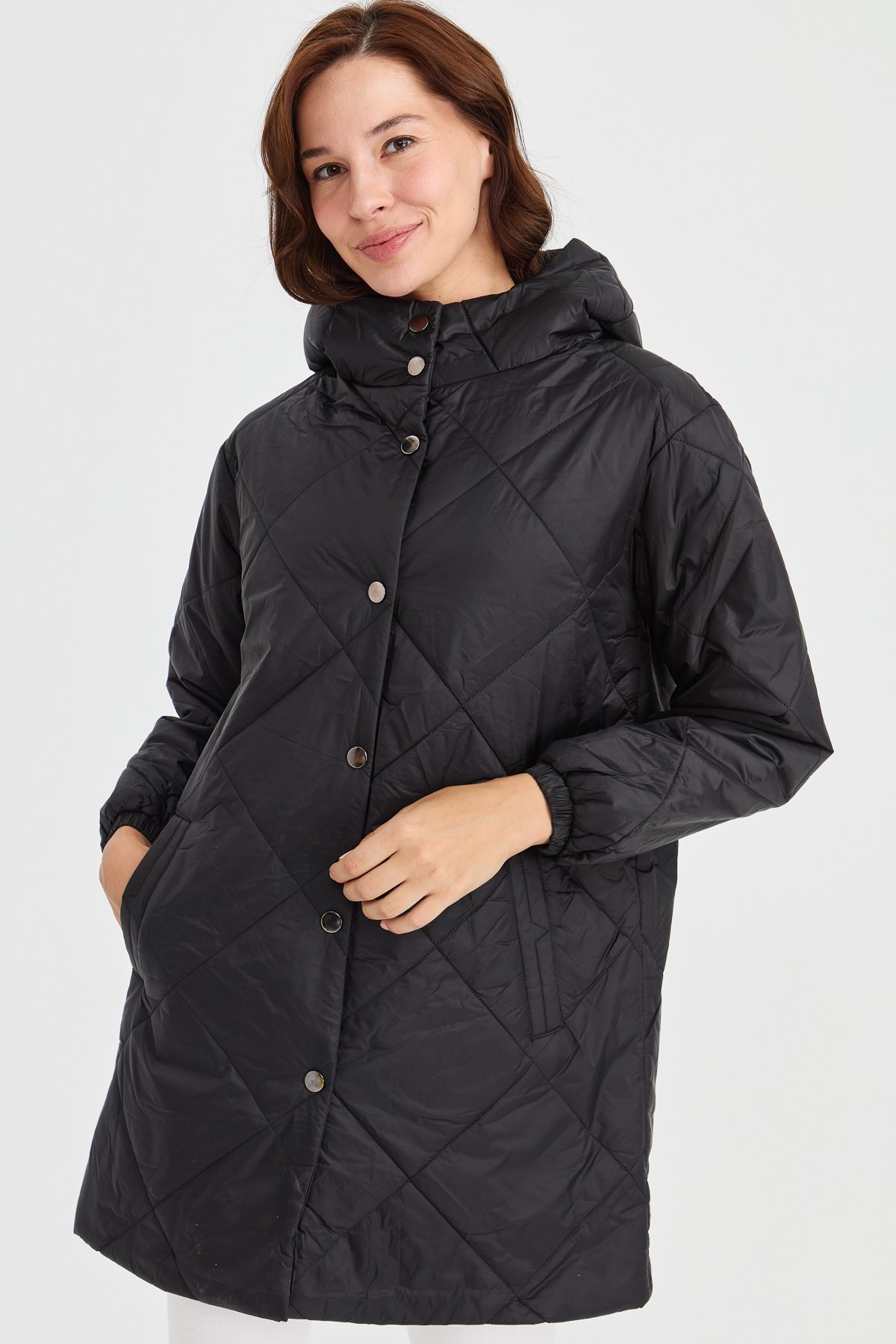 23403Kadın Şişme Kareli Uzun Kaban Siyah