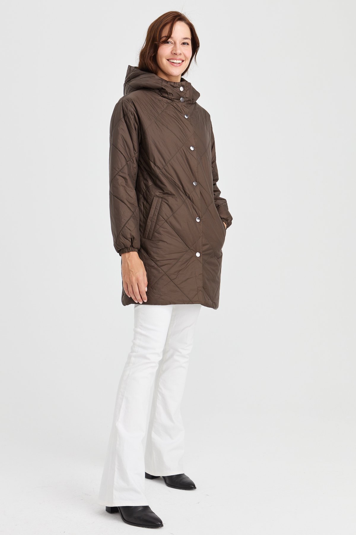 23403Kadın Şişme Kareli Uzun Kaban Yeşil