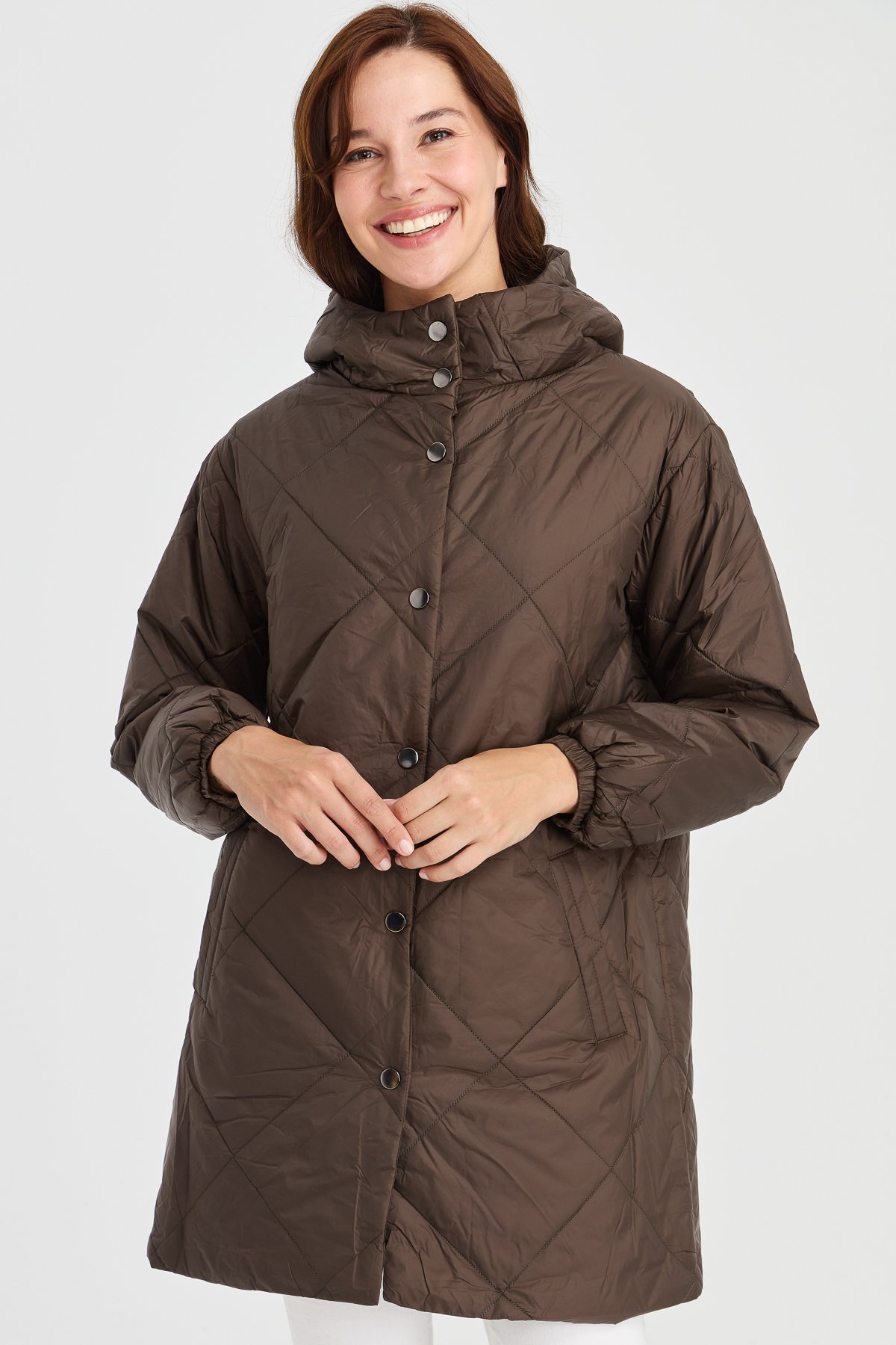 23403Kadın Şişme Kareli Uzun Kaban Yeşil