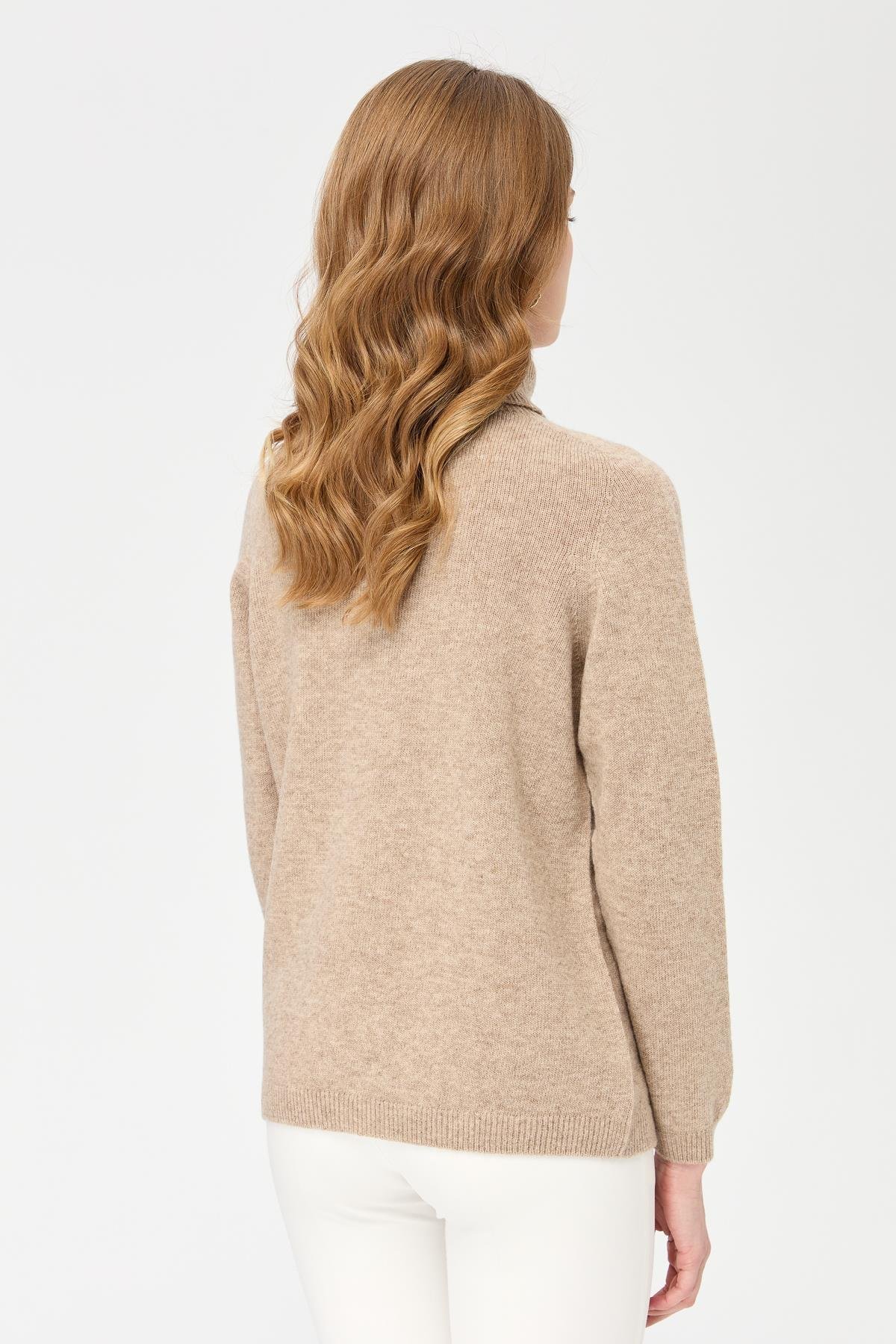 23164Kadın Tam Balıkçı Yaka Klasik Yün Kazak K.Bej