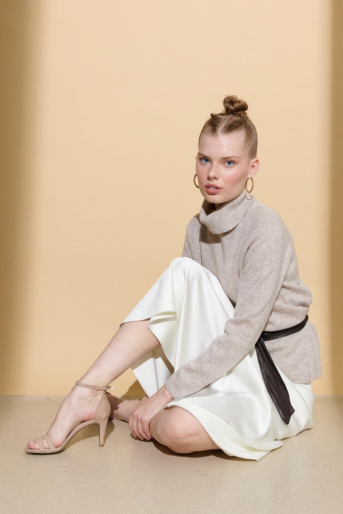 23164Kadın Tam Balıkçı Yaka Klasik Yün Kazak V.Bej