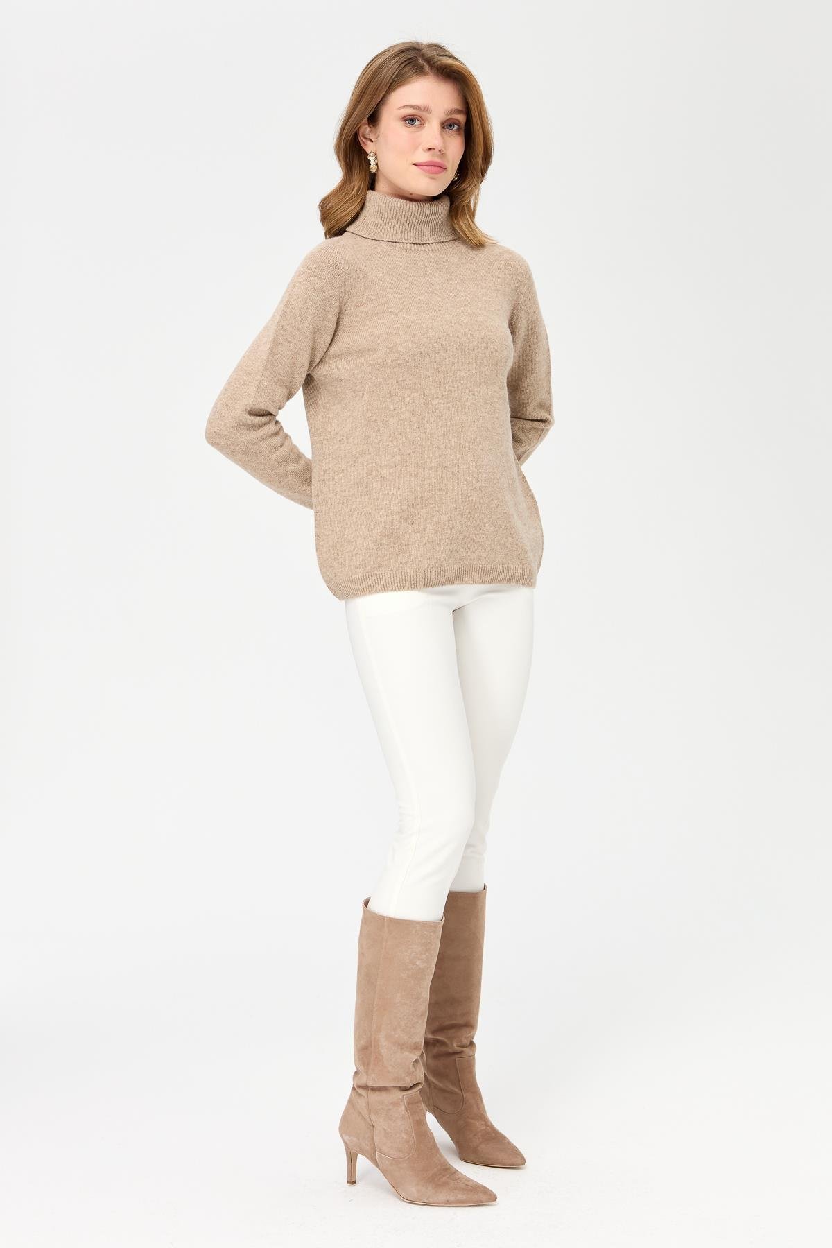 23164Kadın Tam Balıkçı Yaka Klasik Yün Kazak K.Bej