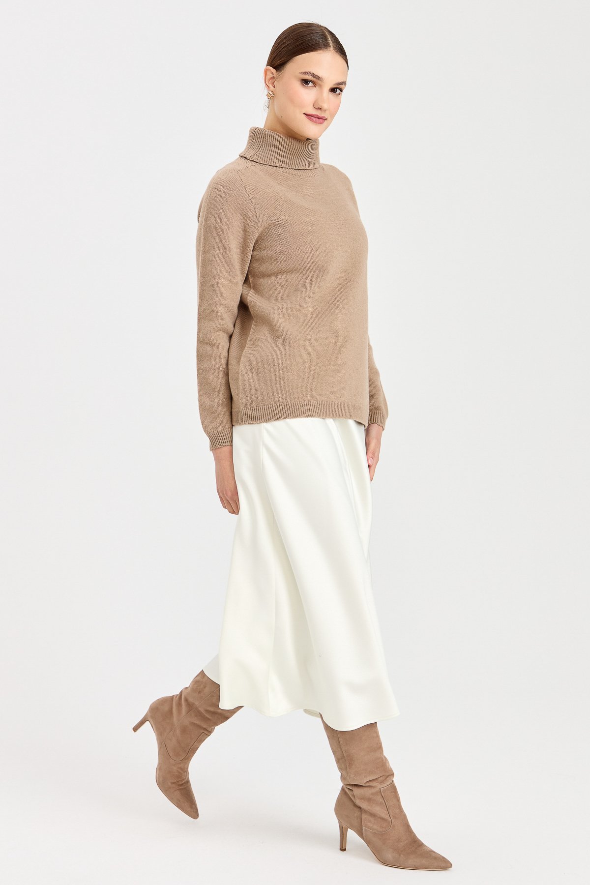 23164Kadın Tam Balıkçı Yaka Klasik Yün Kazak Bej