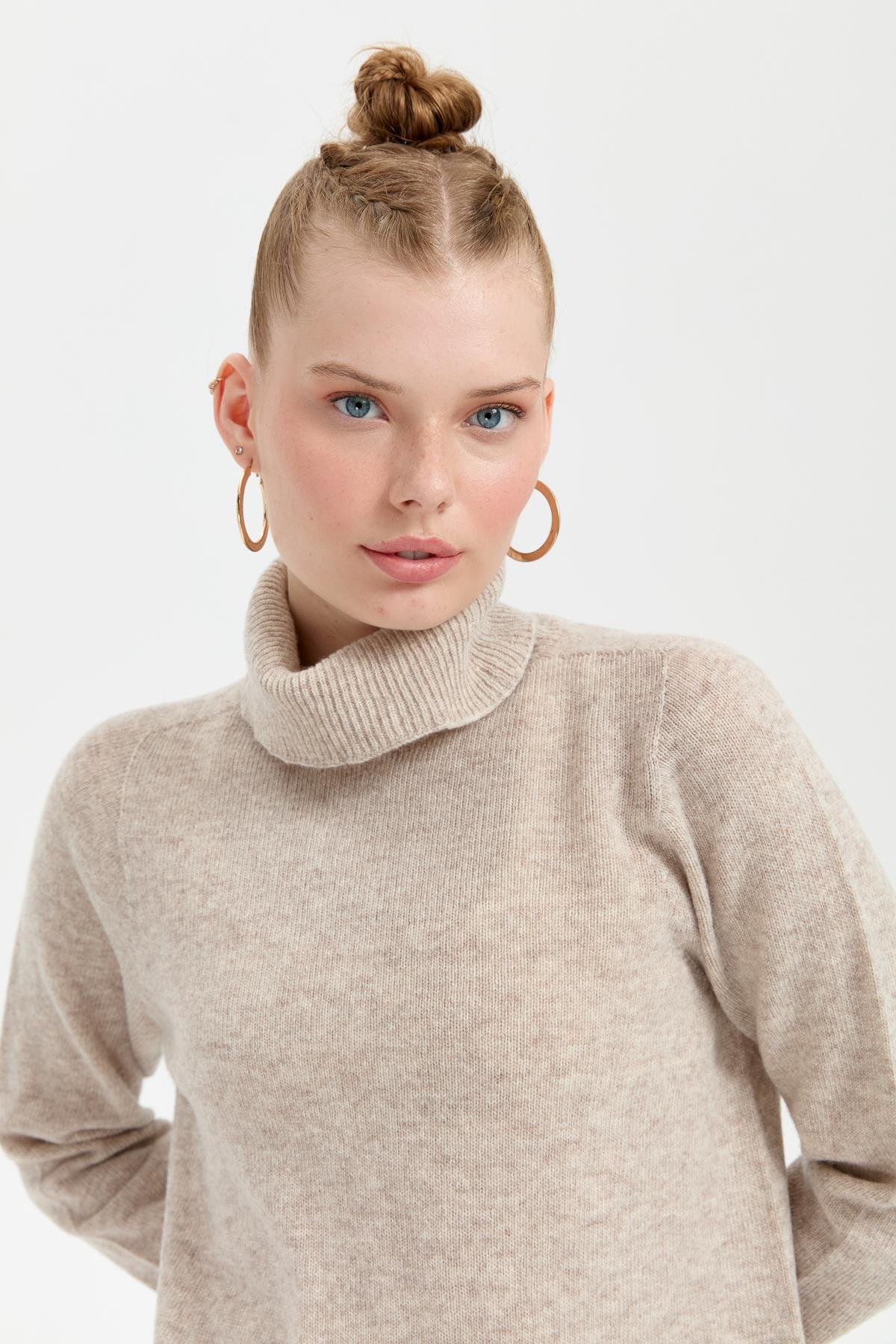 23164Kadın Tam Balıkçı Yaka Klasik Yün Kazak V.Bej