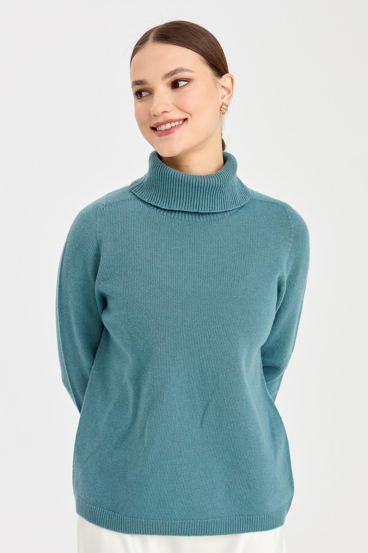 23164Kadın Tam Balıkçı Yaka Klasik Yün Kazak M.Yeşili