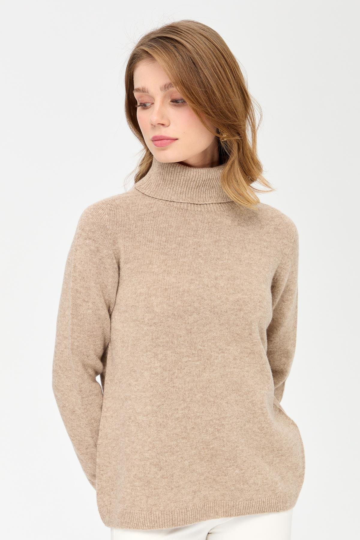 23164Kadın Tam Balıkçı Yaka Klasik Yün Kazak K.Bej