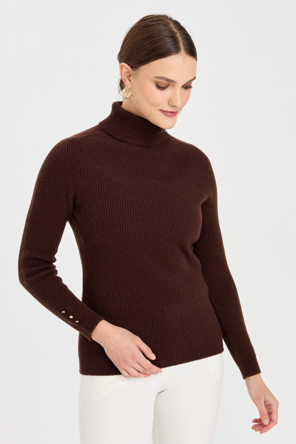 23159Kadın Tam Balıkçı Yaka Kol Ucu Düğmeli Yün Kazak M.Kahve