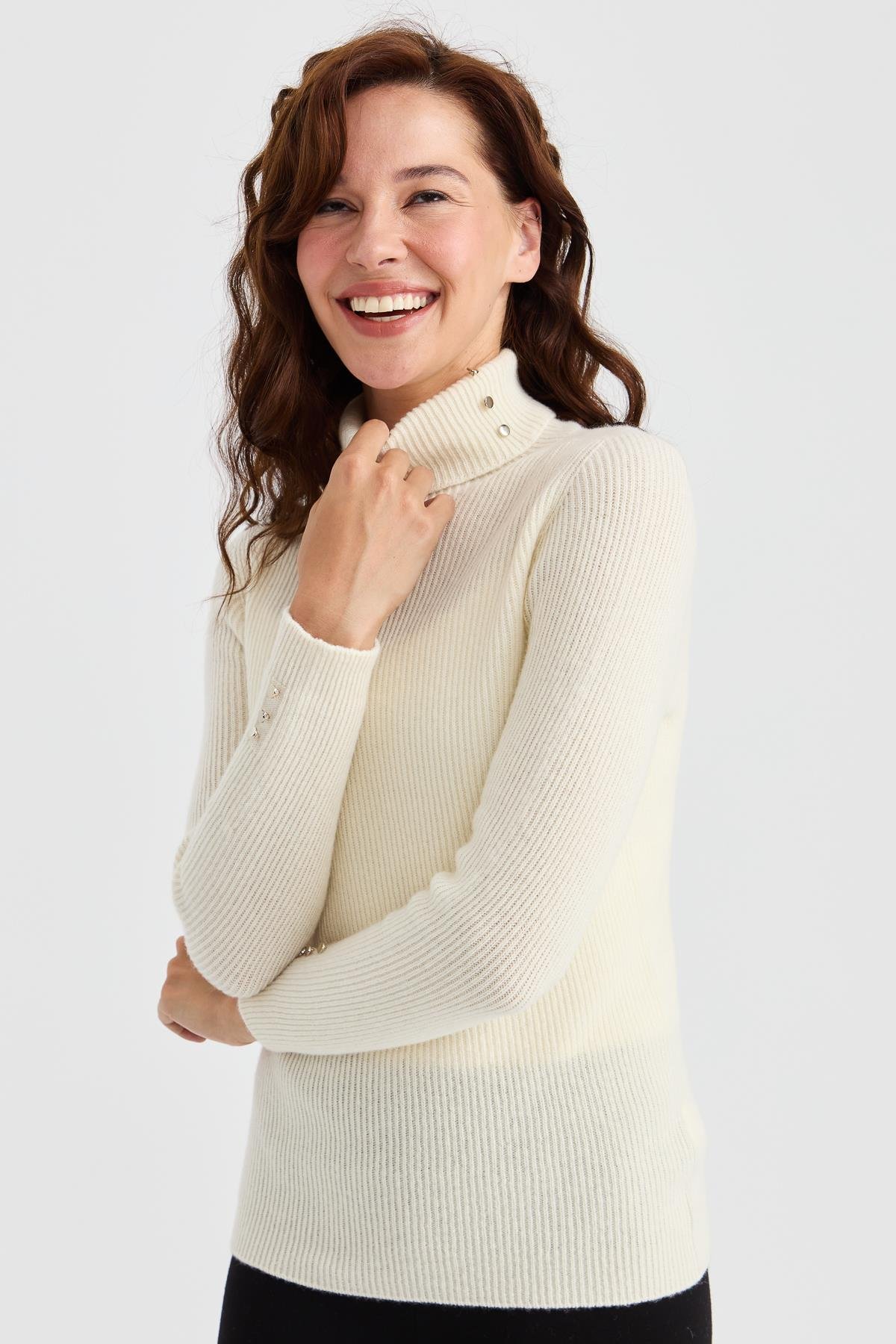 23159Kadın Tam Balıkçı Yaka Kol Ucu Düğmeli Yün Kazak Kemik