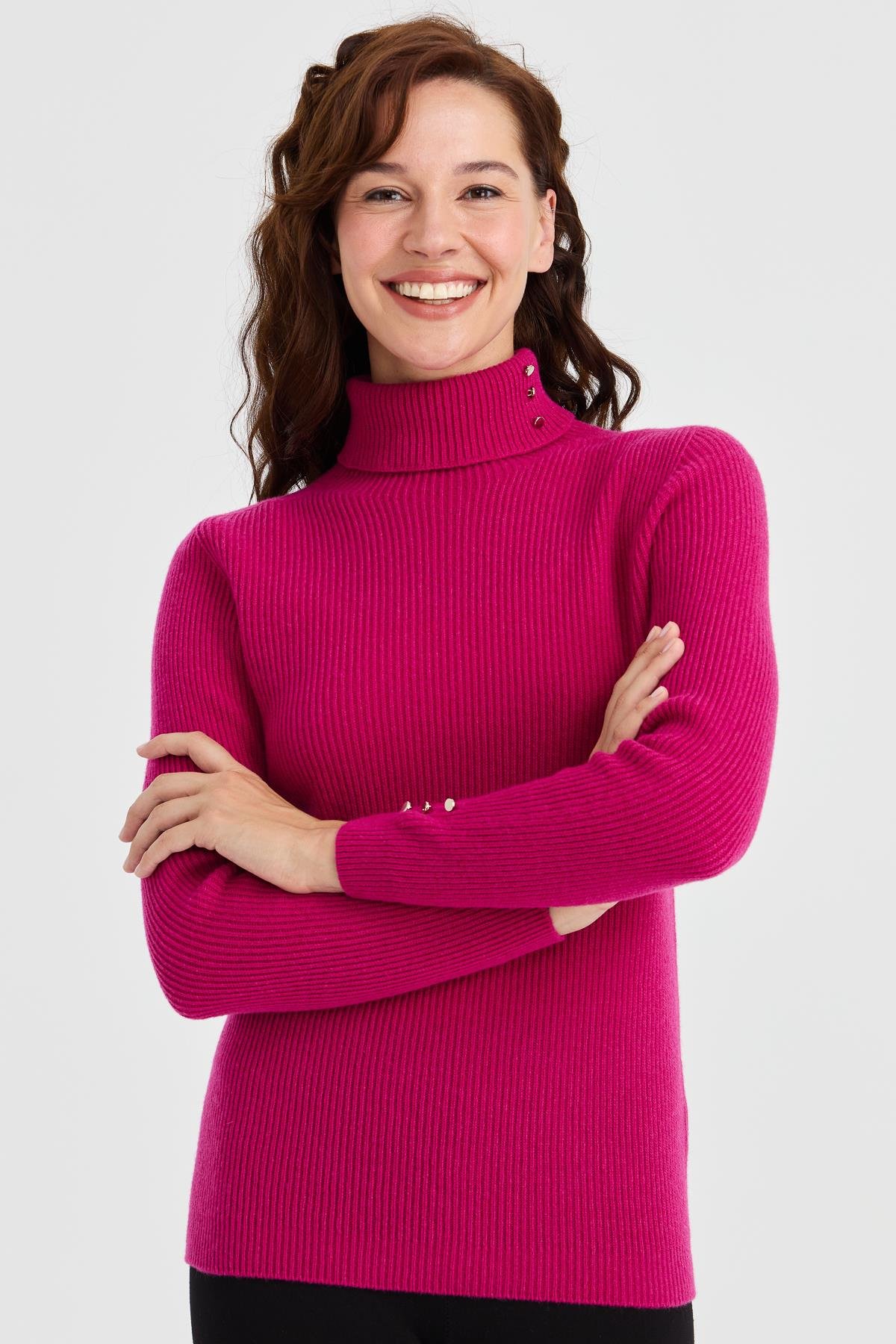 23159Kadın Tam Balıkçı Yaka Kol Ucu Düğmeli Yün Kazak Sıklamen