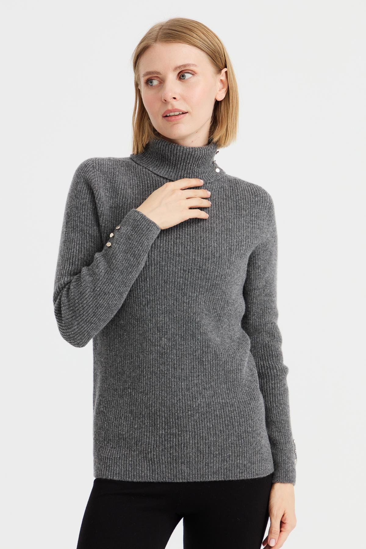 23159Kadın Tam Balıkçı Yaka Kol Ucu Düğmeli Yün Kazak Füme