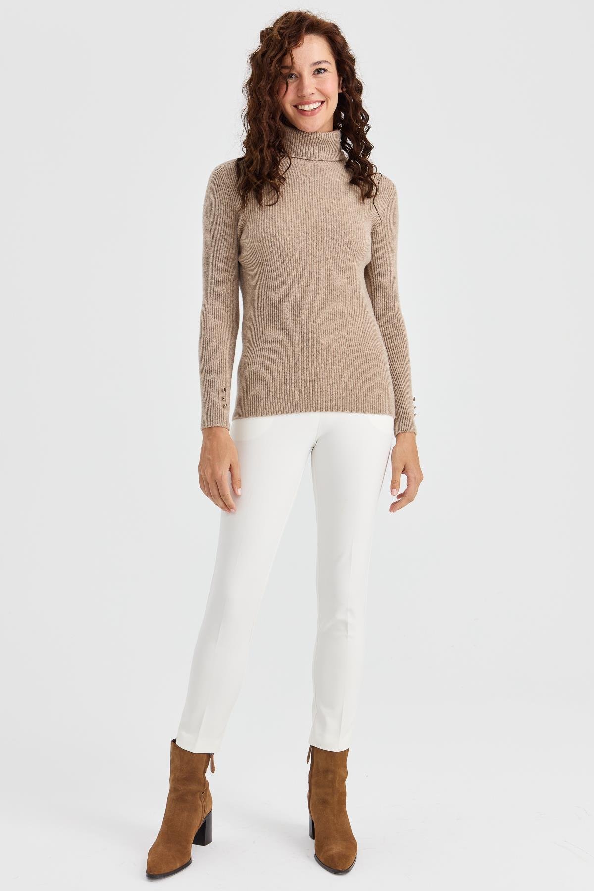 23159Kadın Tam Balıkçı Yaka Kol Ucu Düğmeli Yün Kazak K.Bej