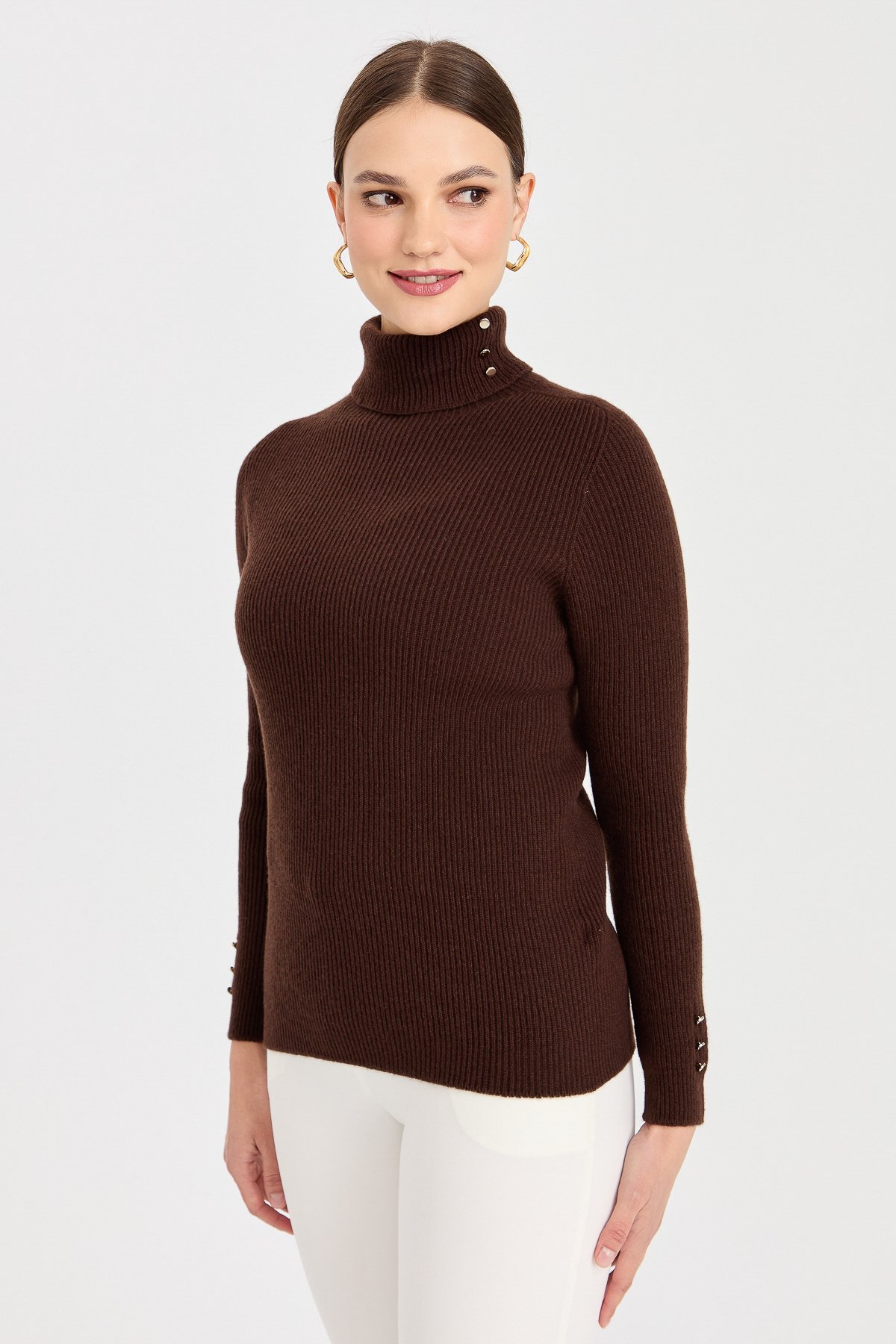 23159Kadın Tam Balıkçı Yaka Kol Ucu Düğmeli Yün Kazak M.Kahve