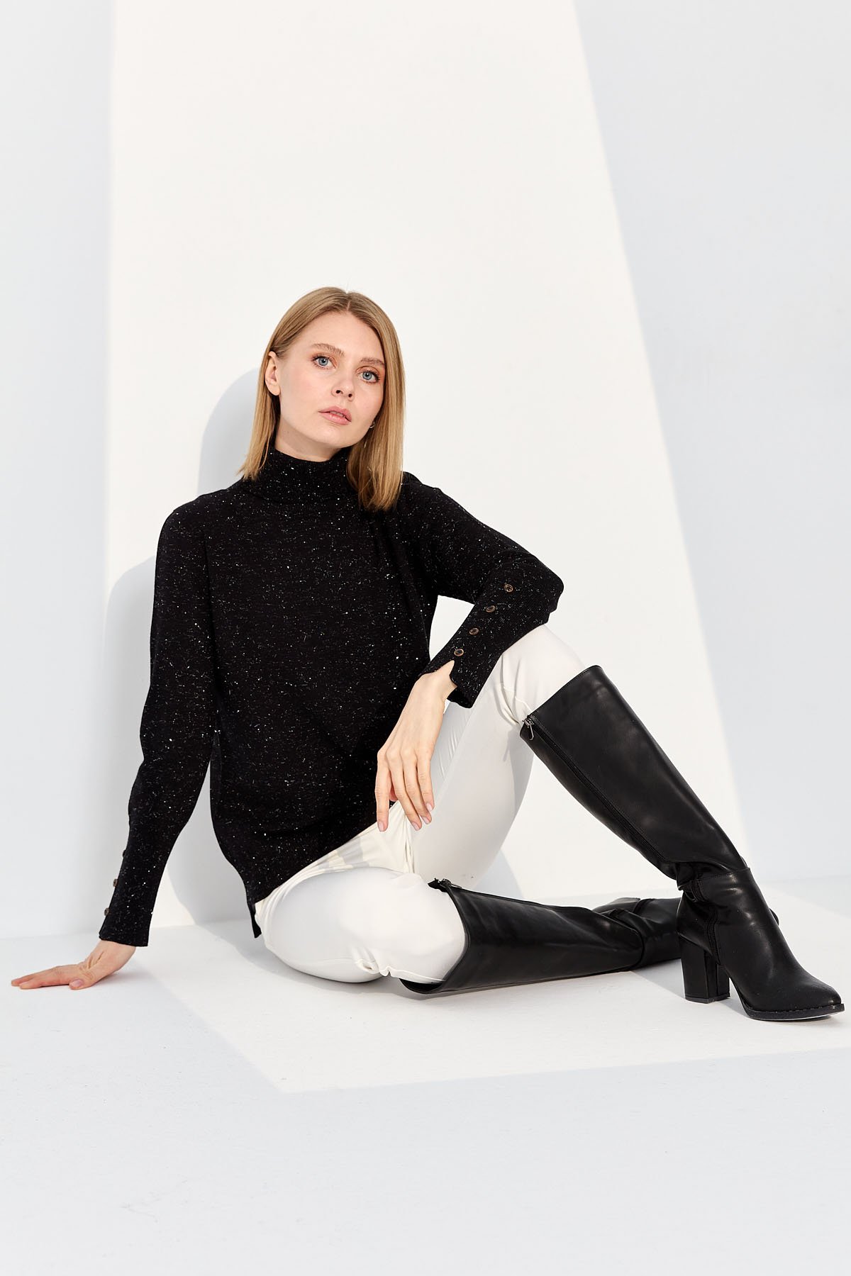 22330Kadın Tam Balıkçı Yaka Kol Ucu Yırtmaçlı Kazak Siyah