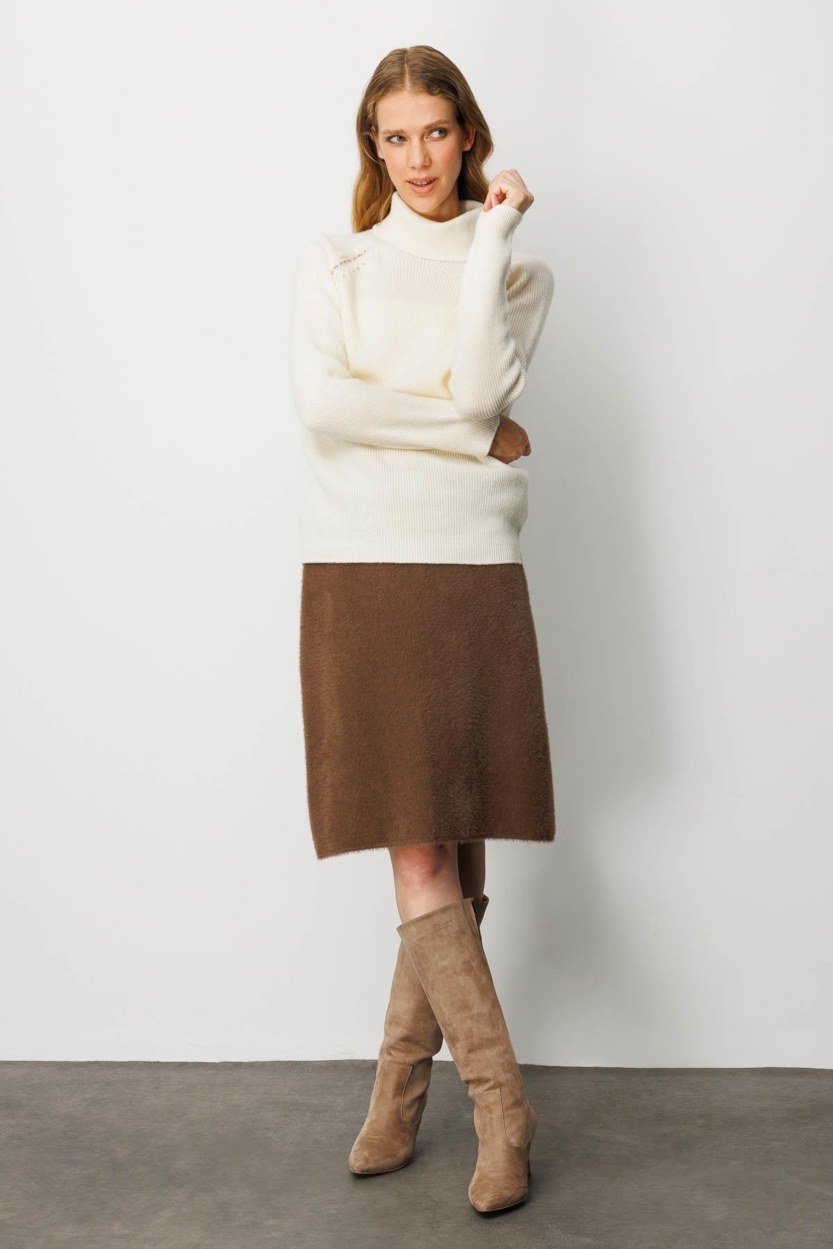 25207Kadın Tam Balıkçı Yaka Kolu Boncuklu Yün Kazak Kemik