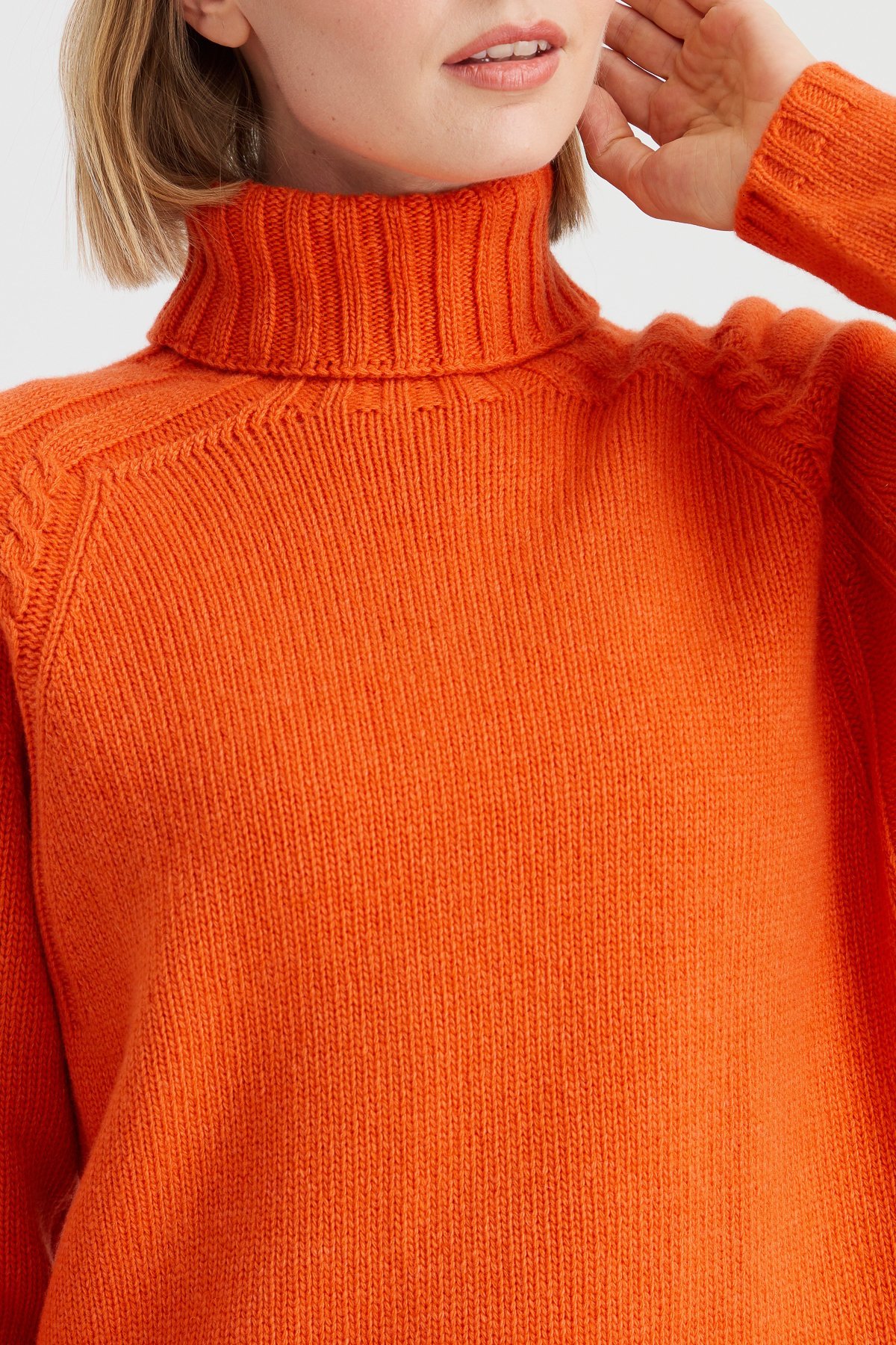 22097Kadın Tam Balıkçı Yaka Omzu Saç Örgülü Yün Kazak Portakal
