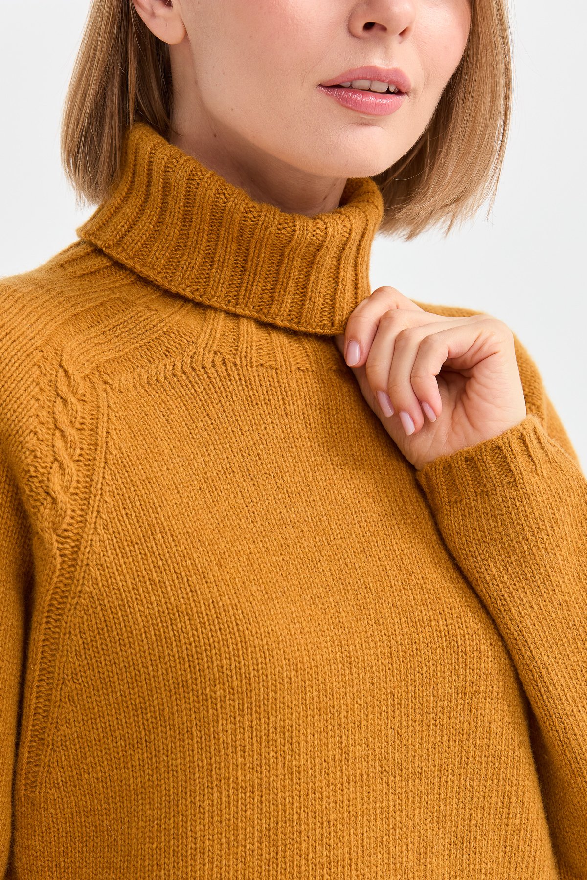 22097Kadın Tam Balıkçı Yaka Omzu Saç Örgülü Yün Kazak Hardal