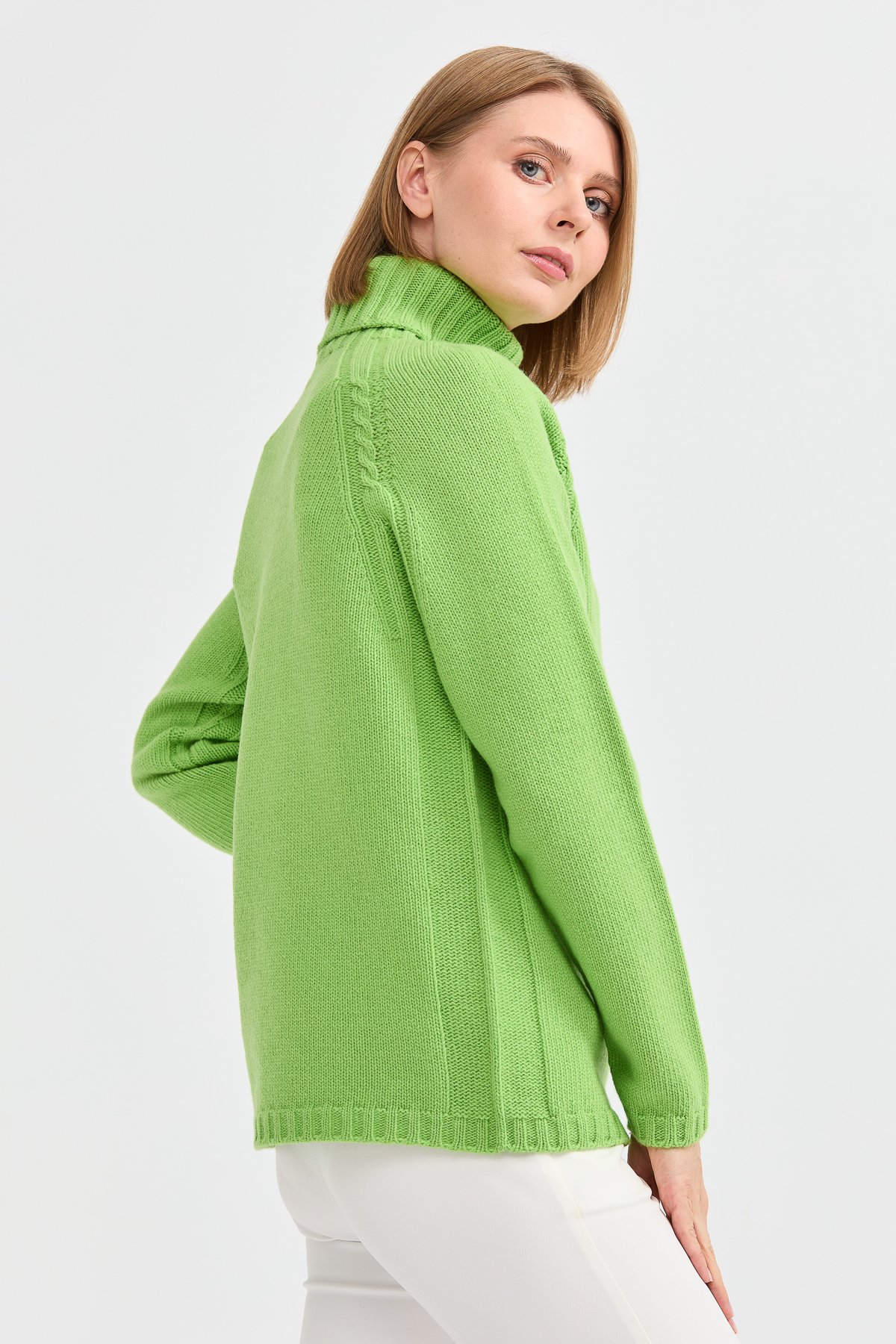 22097Kadın Tam Balıkçı Yaka Omzu Saç Örgülü Yün Kazak A.E.Yeşili