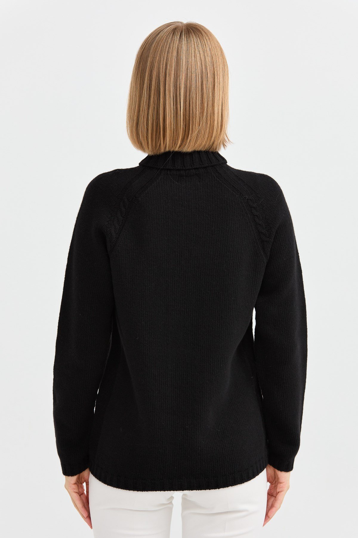 22097Kadın Tam Balıkçı Yaka Omzu Saç Örgülü Yün Kazak Siyah