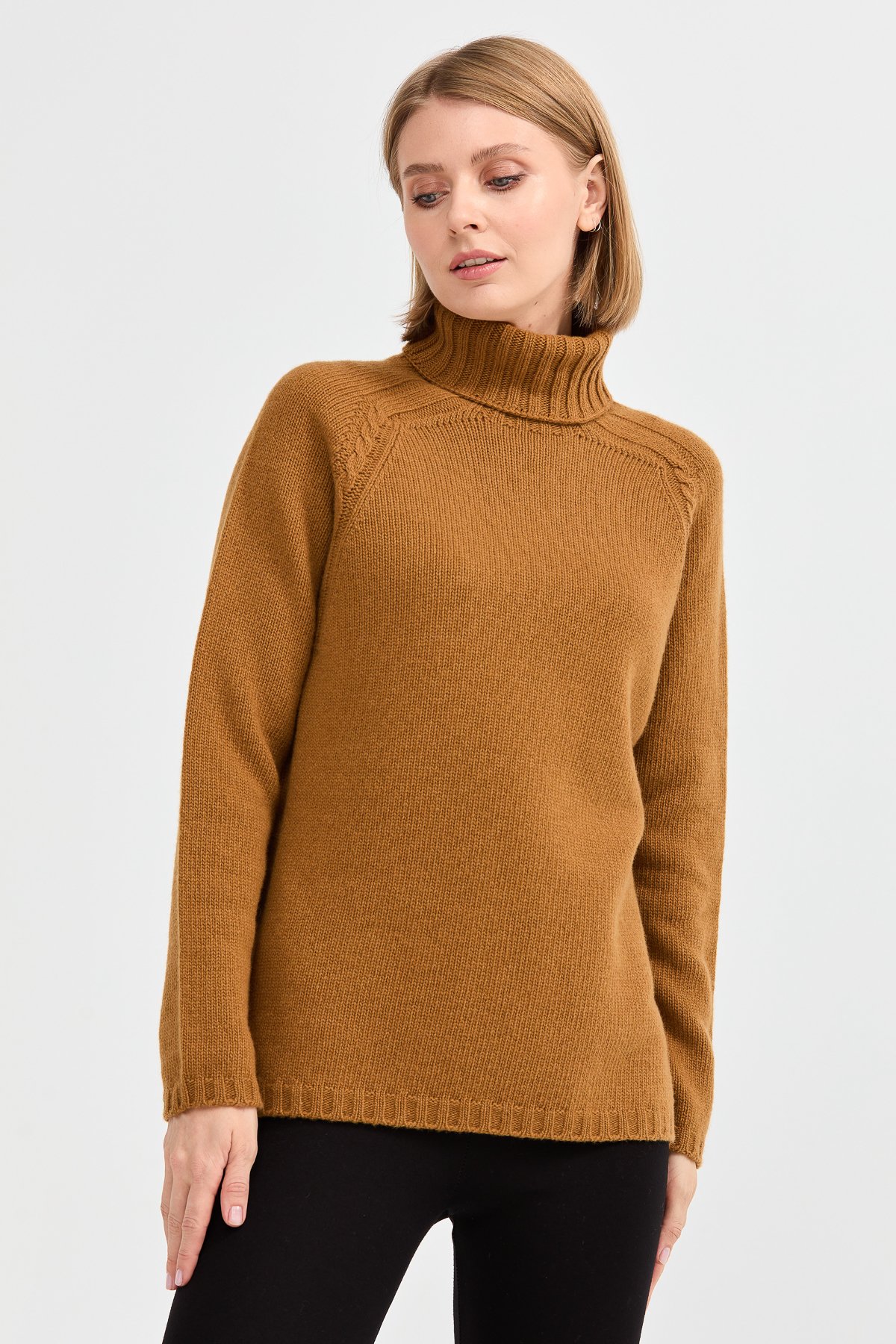 22097Kadın Tam Balıkçı Yaka Omzu Saç Örgülü Yün Kazak Taba