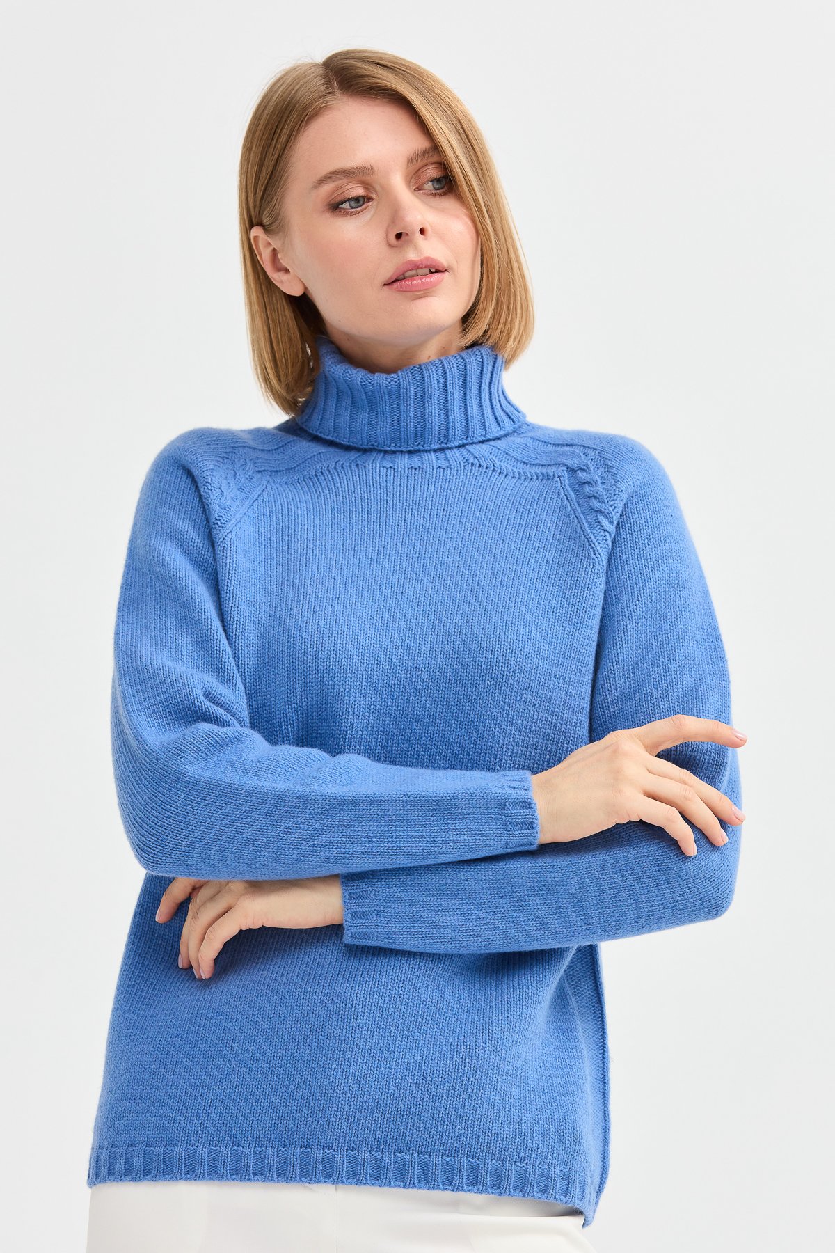 22097Kadın Tam Balıkçı Yaka Omzu Saç Örgülü Yün Kazak O.Mavi