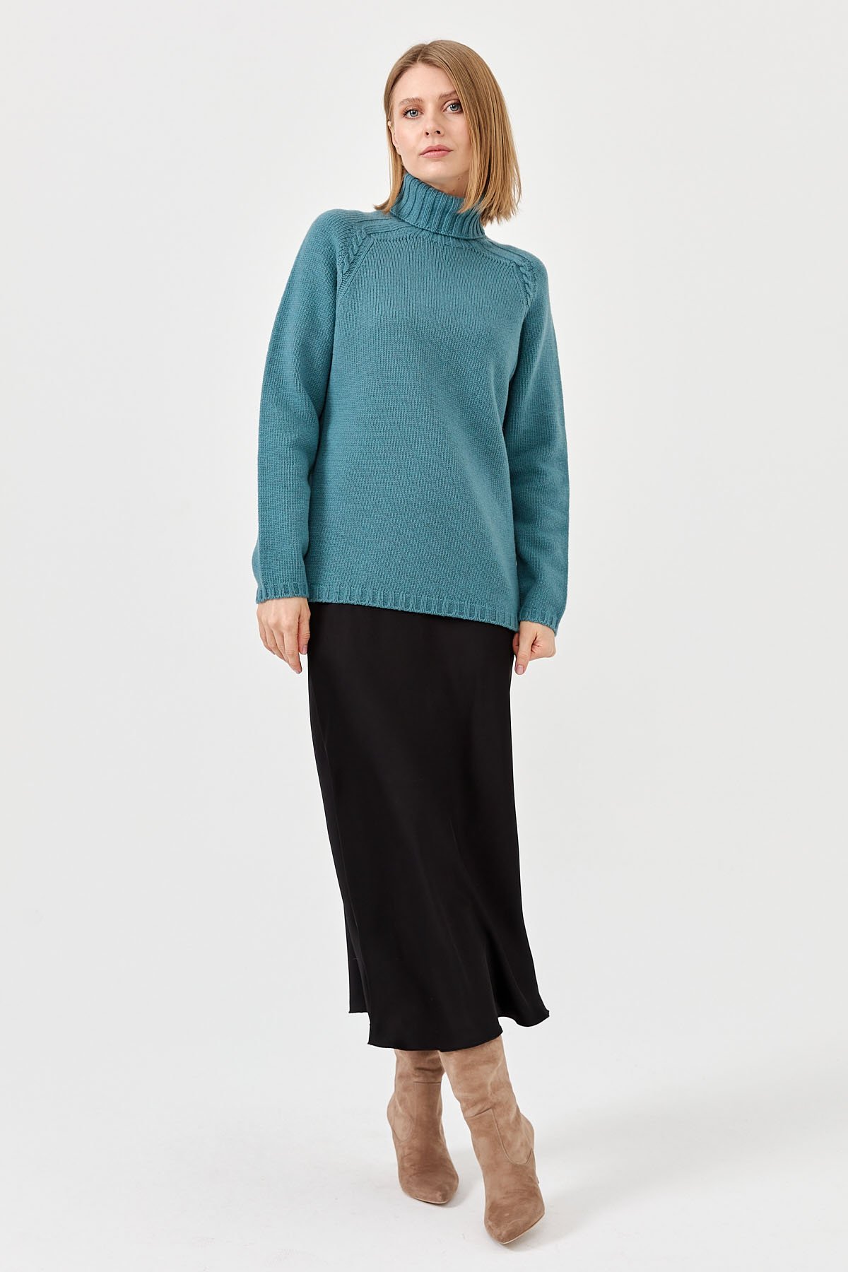 22097Kadın Tam Balıkçı Yaka Omzu Saç Örgülü Yün Kazak M.Yeşili