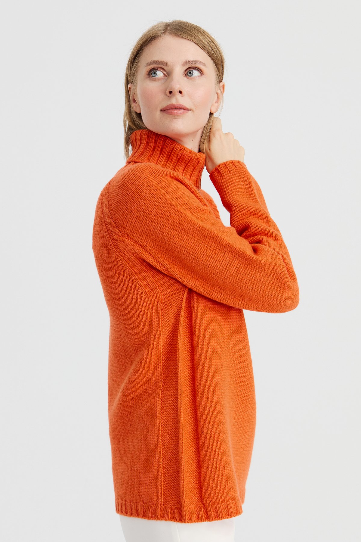 22097Kadın Tam Balıkçı Yaka Omzu Saç Örgülü Yün Kazak Portakal