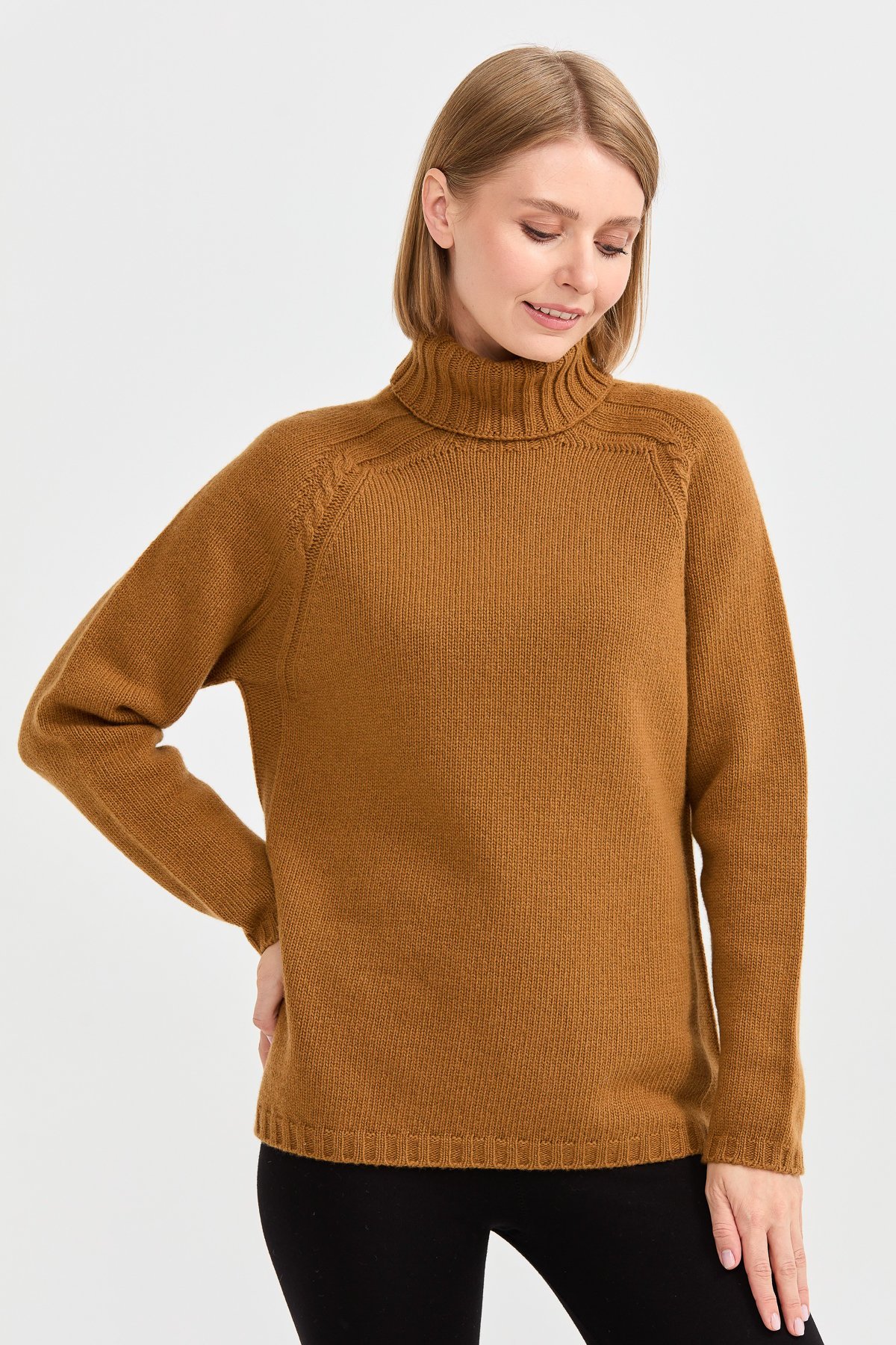 22097Kadın Tam Balıkçı Yaka Omzu Saç Örgülü Yün Kazak Taba