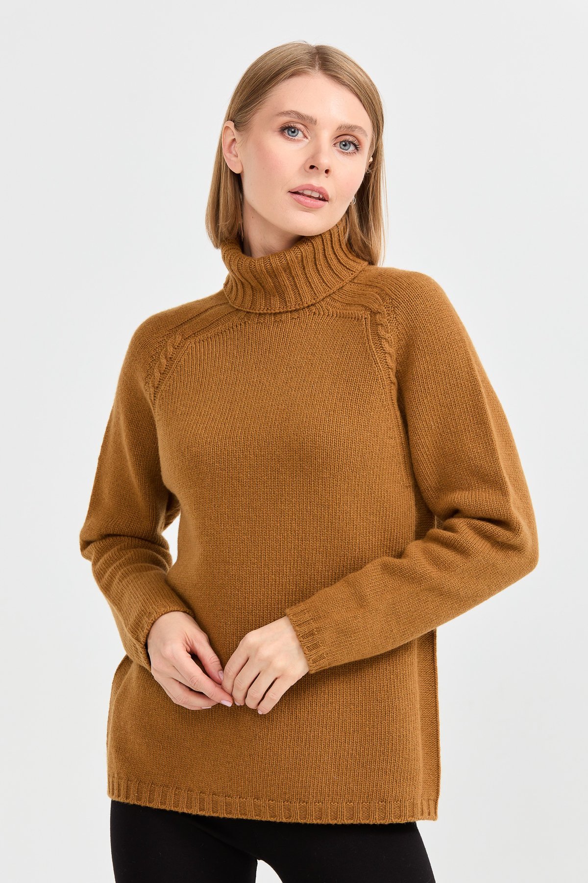 22097Kadın Tam Balıkçı Yaka Omzu Saç Örgülü Yün Kazak Taba