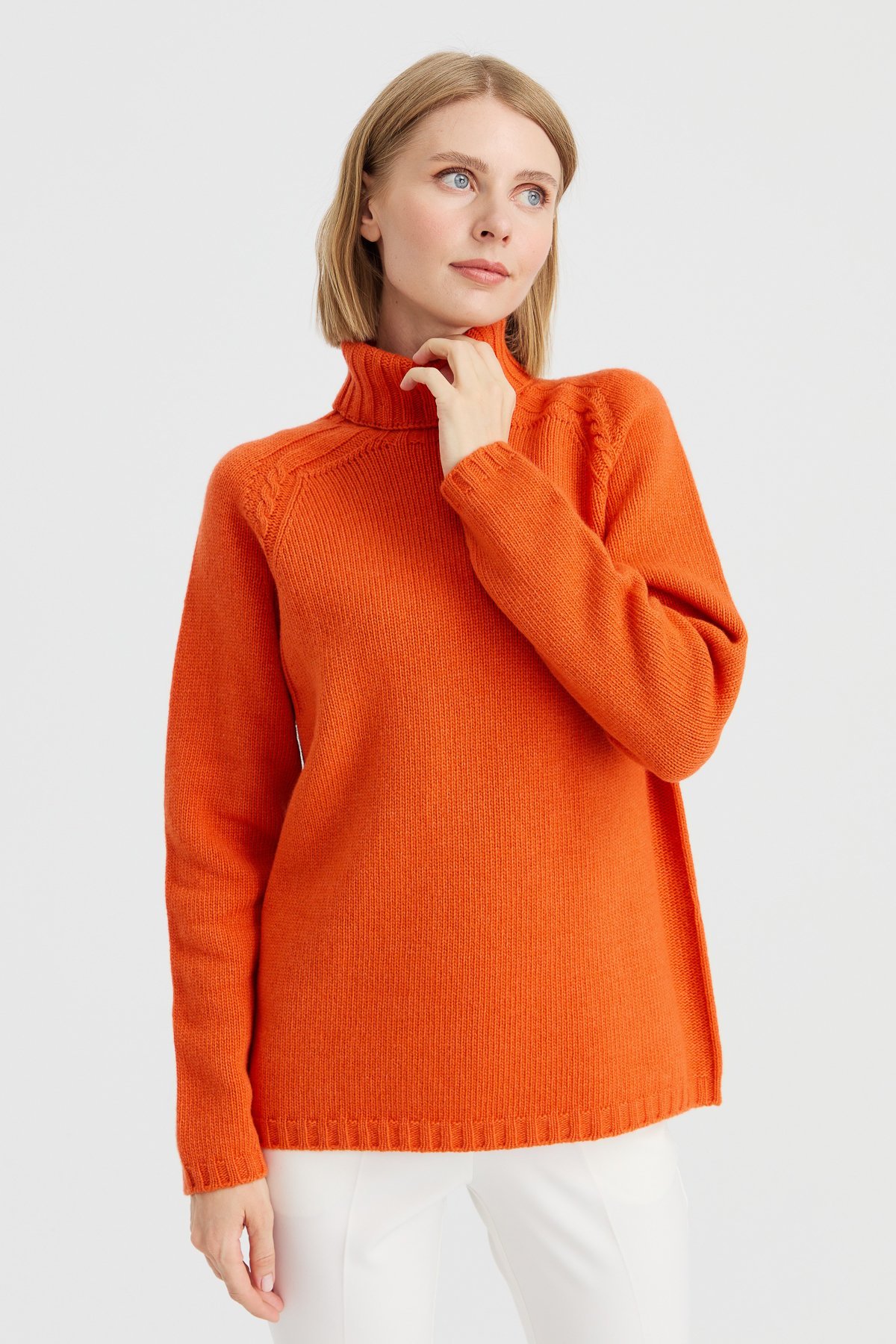 22097Kadın Tam Balıkçı Yaka Omzu Saç Örgülü Yün Kazak Portakal