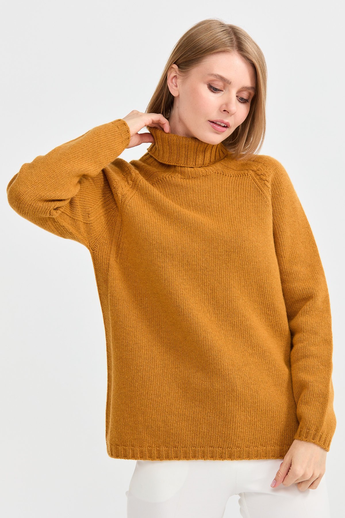 22097Kadın Tam Balıkçı Yaka Omzu Saç Örgülü Yün Kazak Hardal