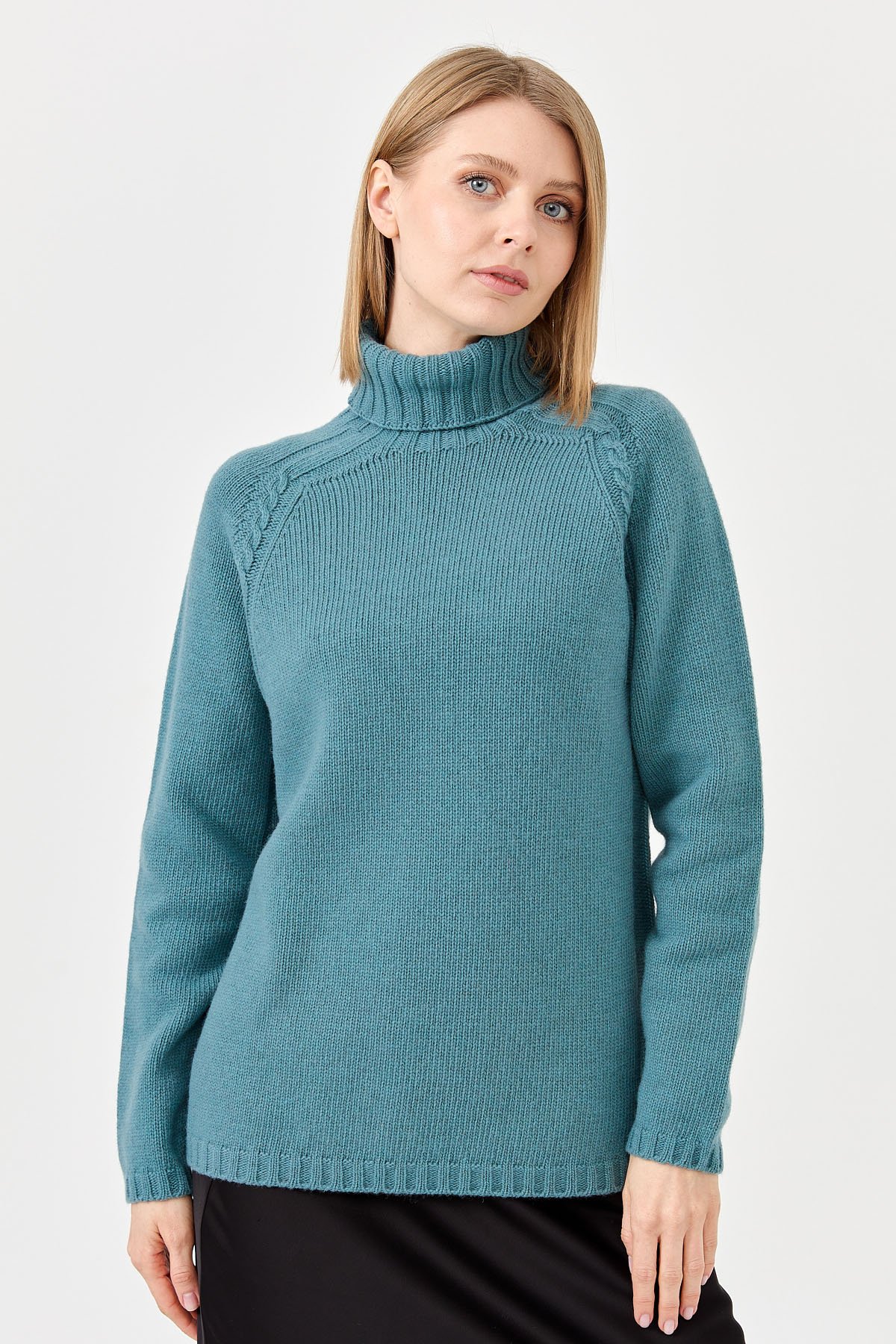 22097Kadın Tam Balıkçı Yaka Omzu Saç Örgülü Yün Kazak M.Yeşili