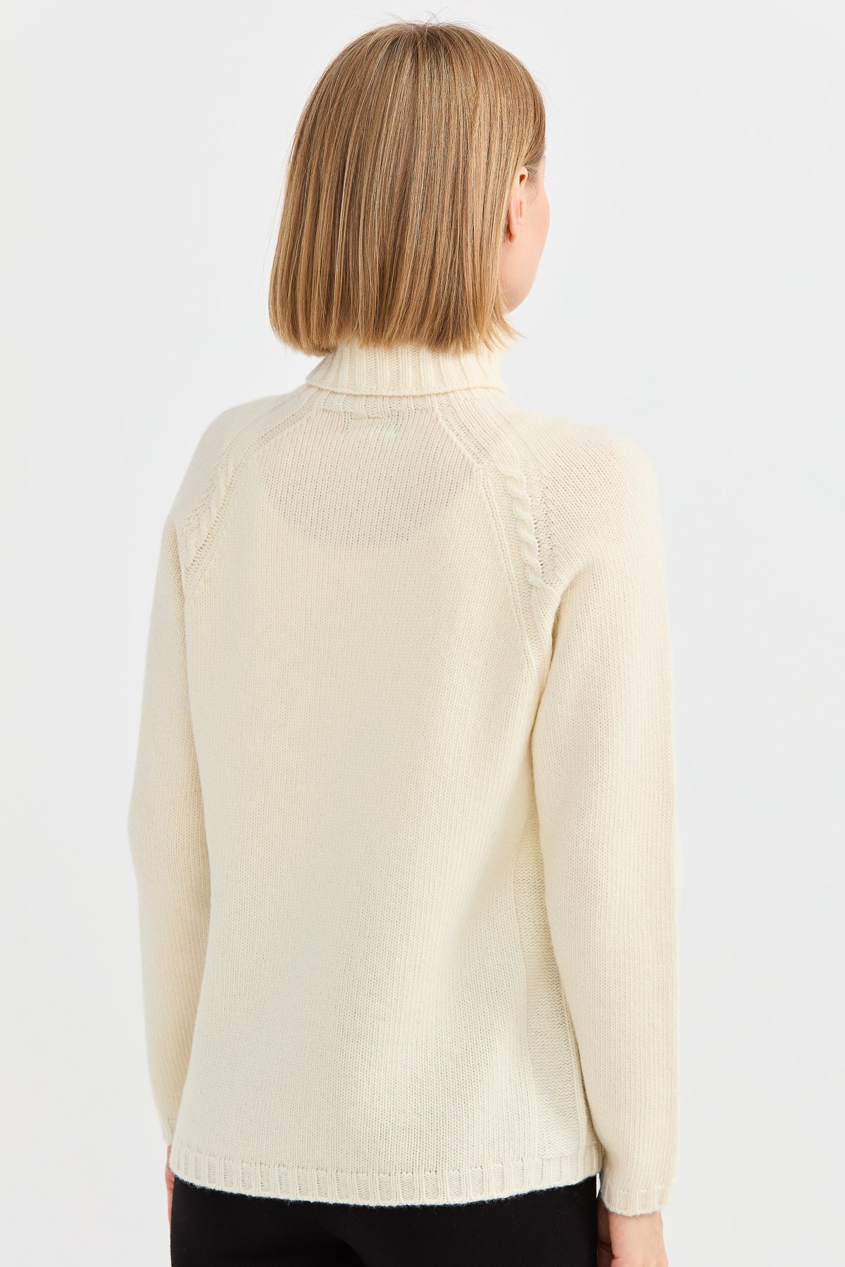 22097Kadın Tam Balıkçı Yaka Omzu Saç Örgülü Yün Kazak Kemik