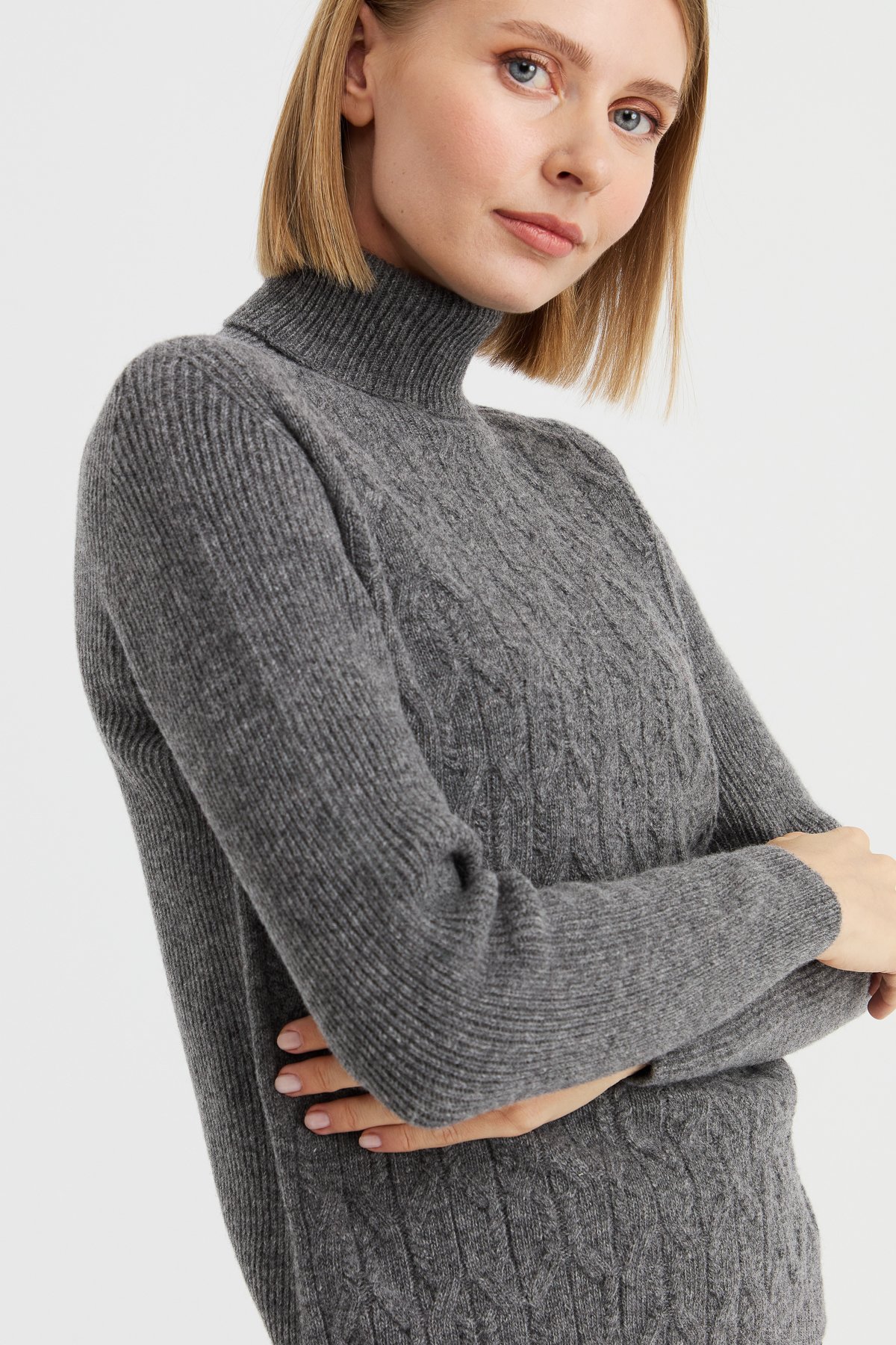 23153Kadın Tam Balıkçı Yaka Önü Yürütmeli Yün Kazak Füme