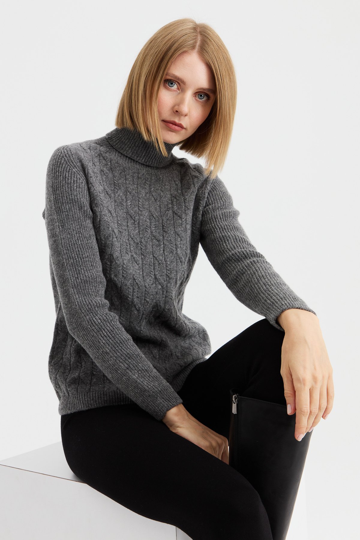 23153Kadın Tam Balıkçı Yaka Önü Yürütmeli Yün Kazak Füme