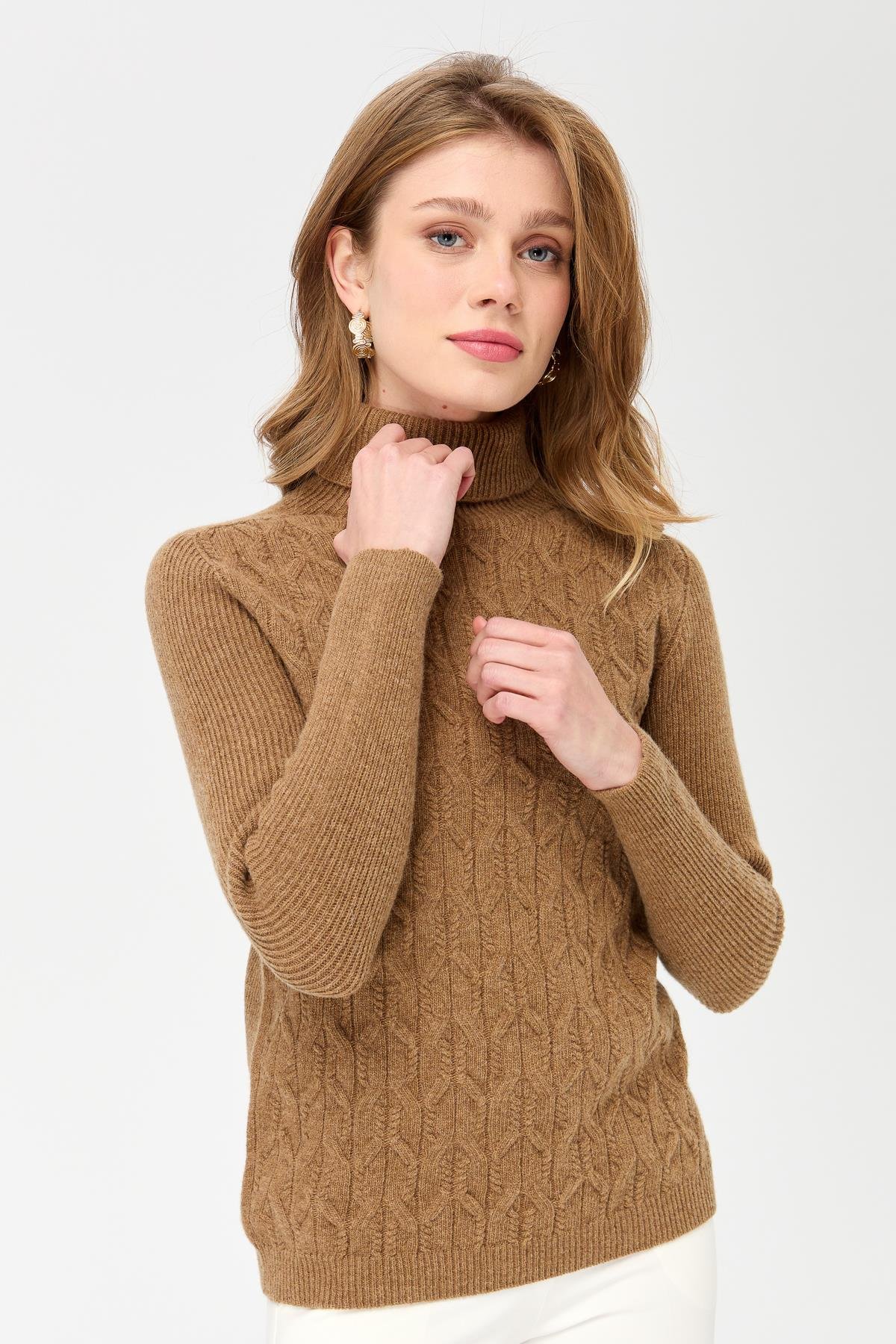 23153Kadın Tam Balıkçı Yaka Önü Yürütmeli Yün Kazak V.Camel