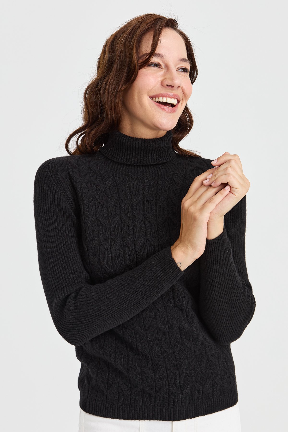 23153Kadın Tam Balıkçı Yaka Önü Yürütmeli Yün Kazak Siyah