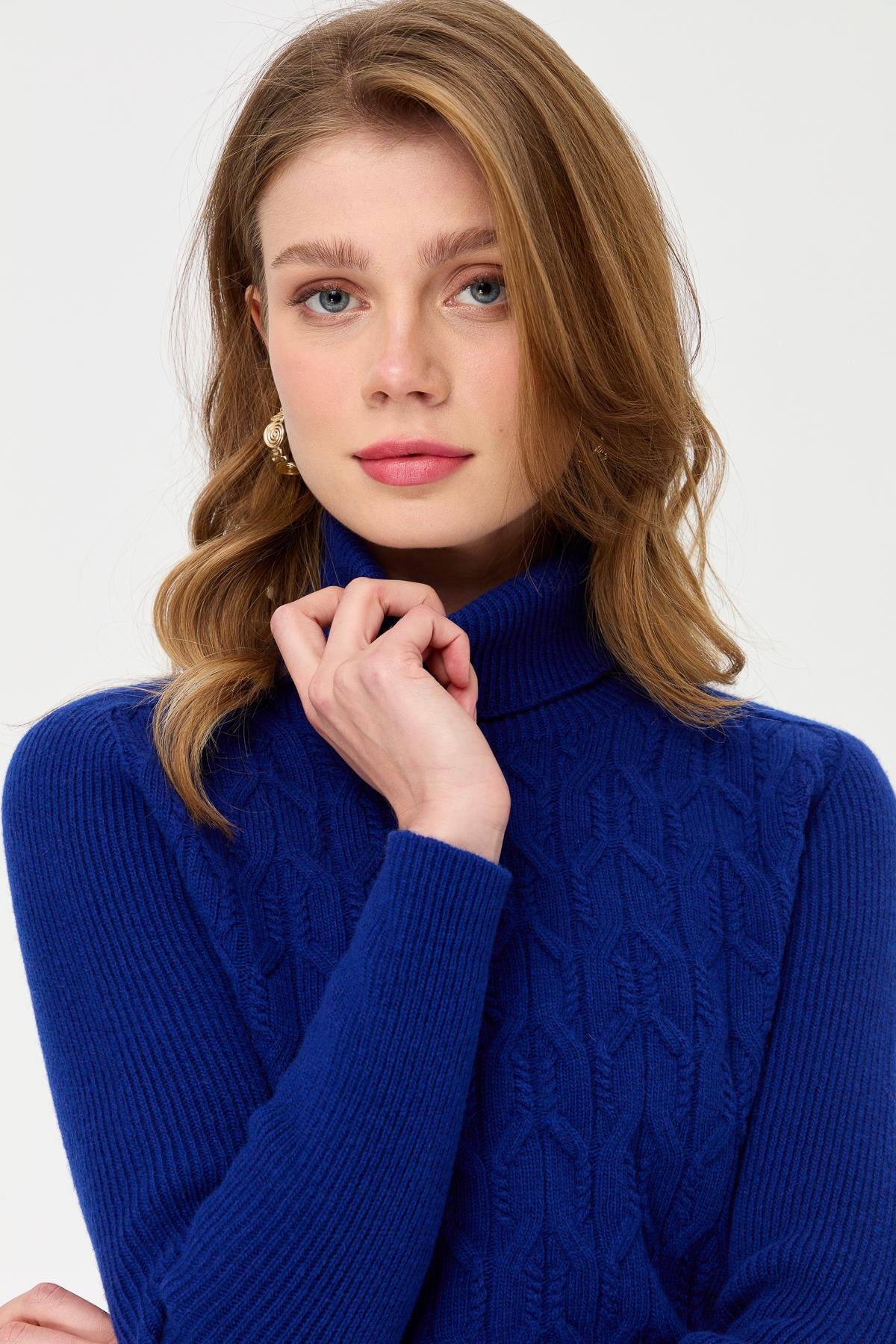 23153Kadın Tam Balıkçı Yaka Önü Yürütmeli Yün Kazak K.S.Mavi