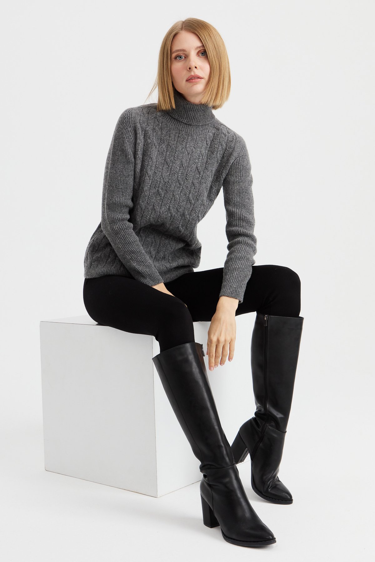 23153Kadın Tam Balıkçı Yaka Önü Yürütmeli Yün Kazak Füme