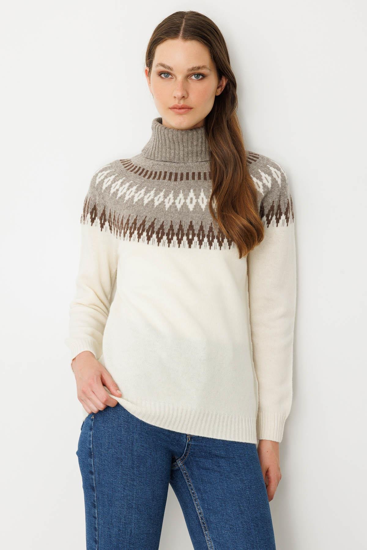 25219Kadın Tam Balıkçı Yaka Robası Baklavalı Yün Kazak Kemik