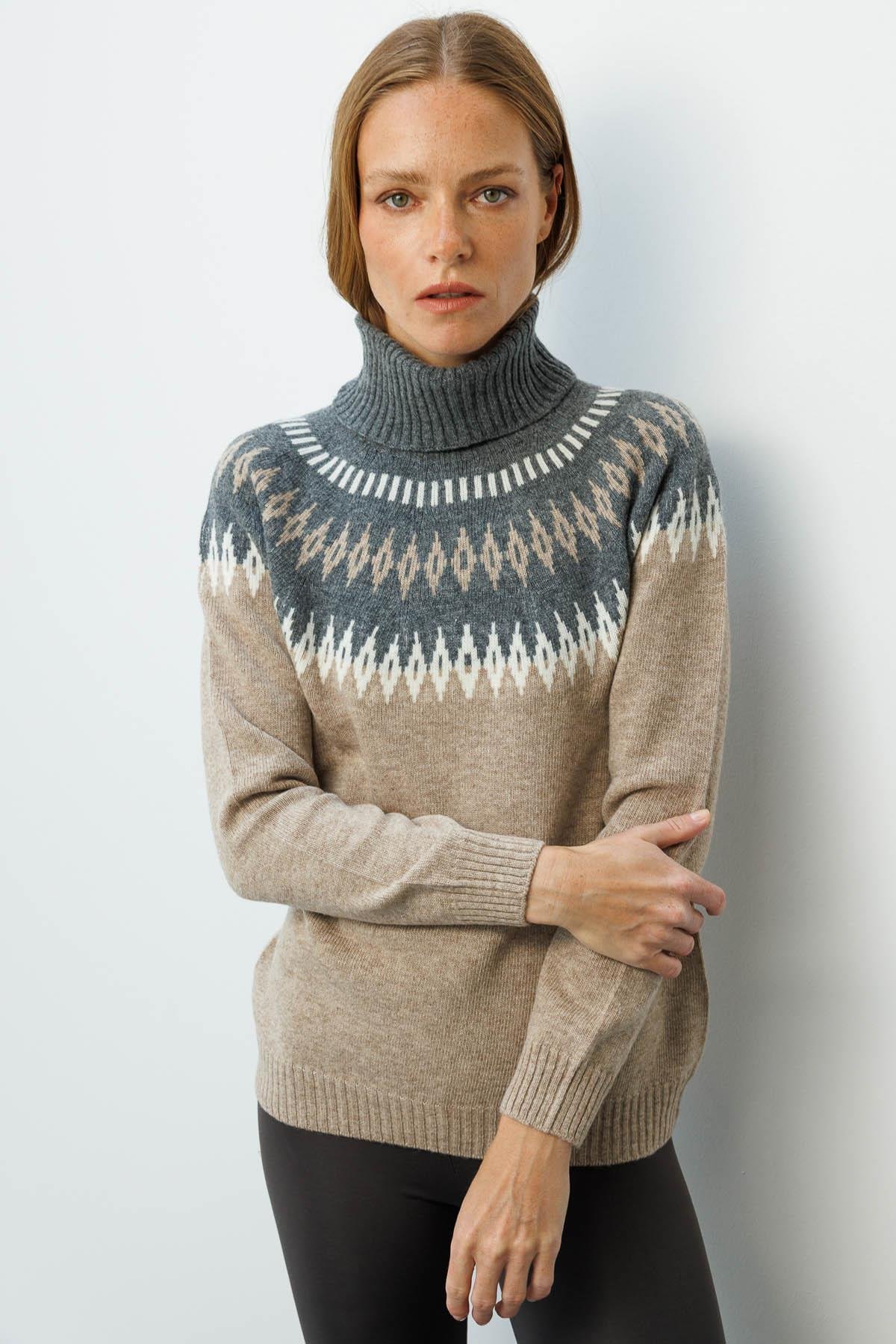 25219Kadın Tam Balıkçı Yaka Robası Baklavalı Yün Kazak K.Bej