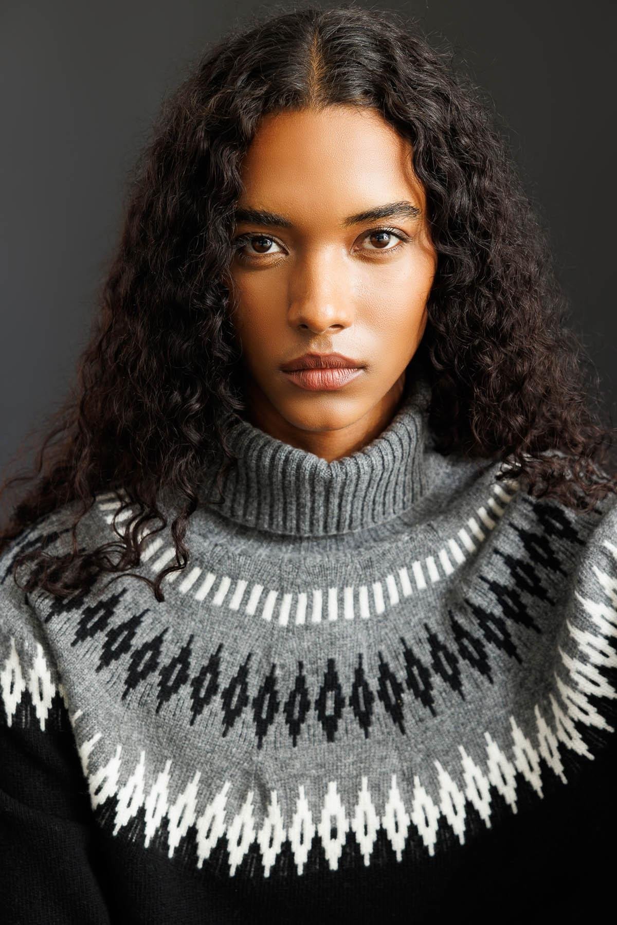 25219Kadın Tam Balıkçı Yaka Robası Baklavalı Yün Kazak Siyah